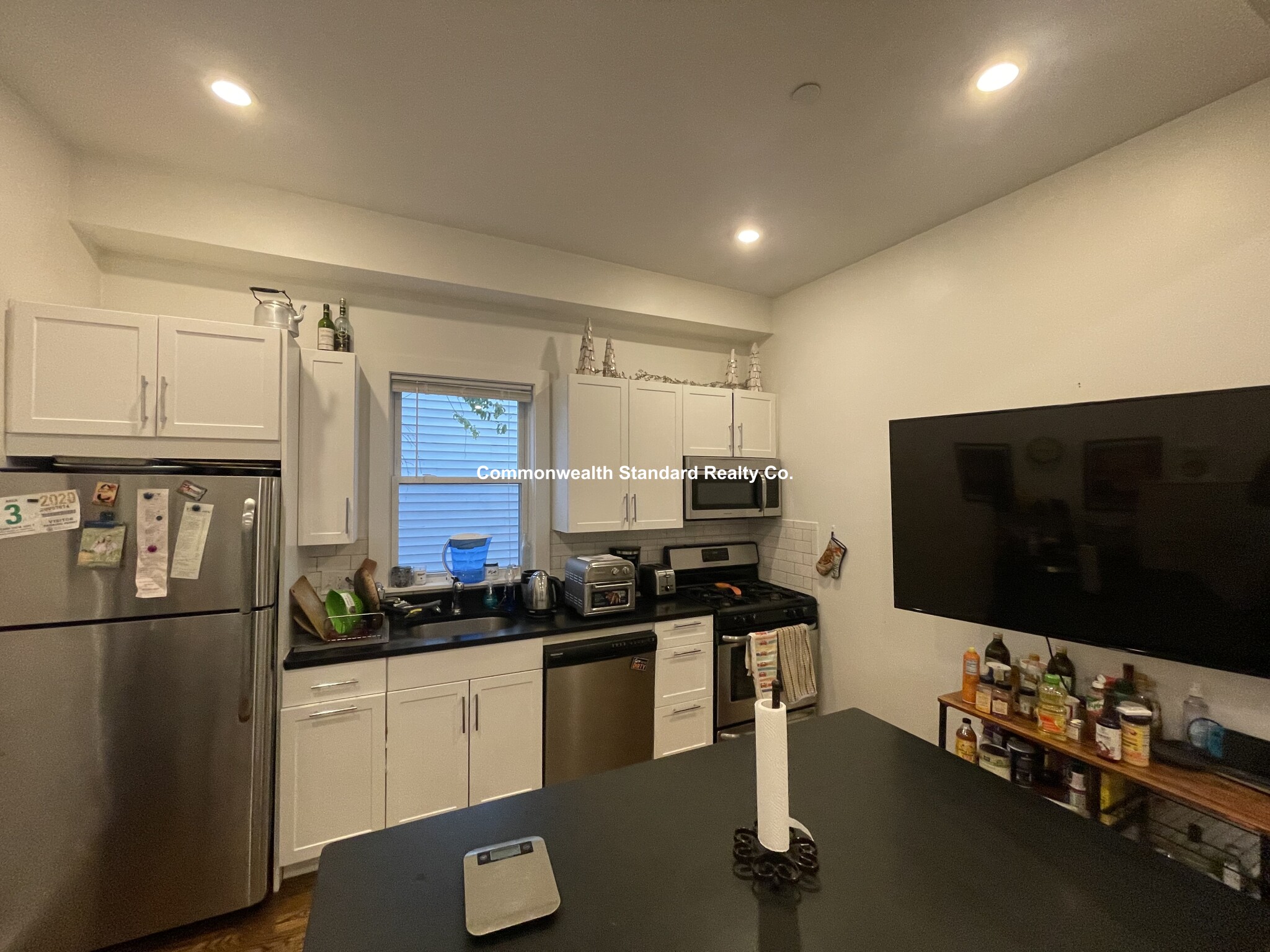 4 bed, 2 bath apartment for rent at 376 Windsor St Unit 1, Kendall Square — photo 7 of 11