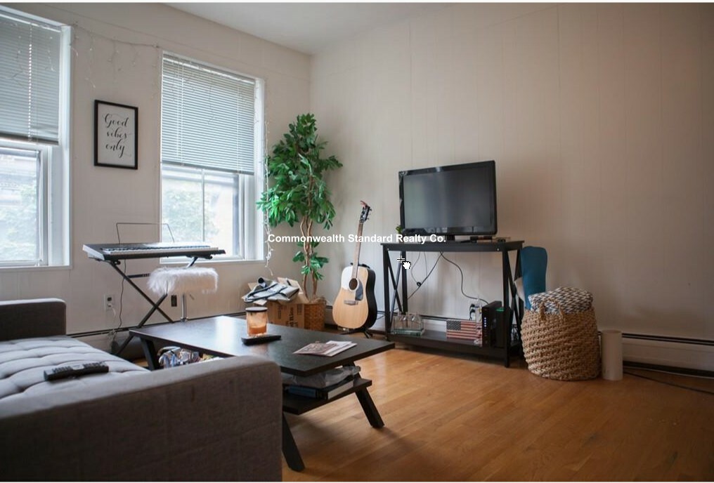 3 bed, 1 bath apartment for rent at 17 Irving St Unit 7, Beacon Hill — photo 3 of 36
