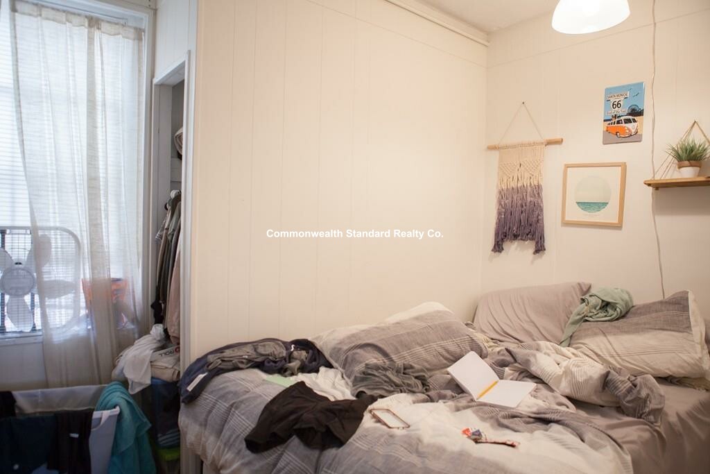 3 bed, 1 bath apartment for rent at 17 Irving St Unit 7, Beacon Hill — photo 2 of 36