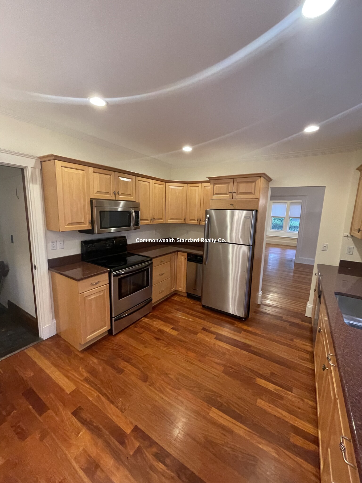 17 Hillside Rd, Newton Highlands