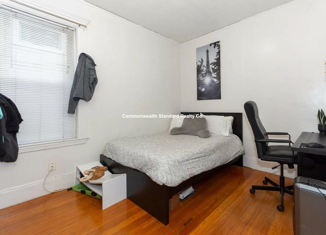 7 Gardner Ter, Allston