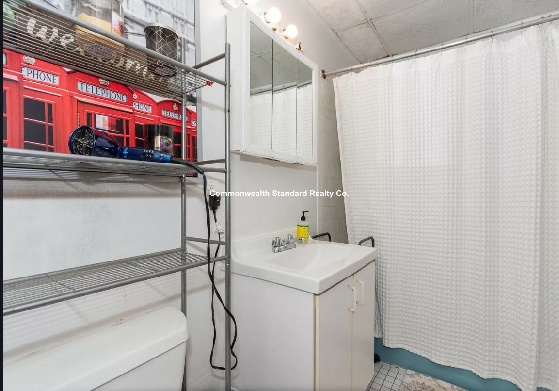 7 Gardner Ter, Allston