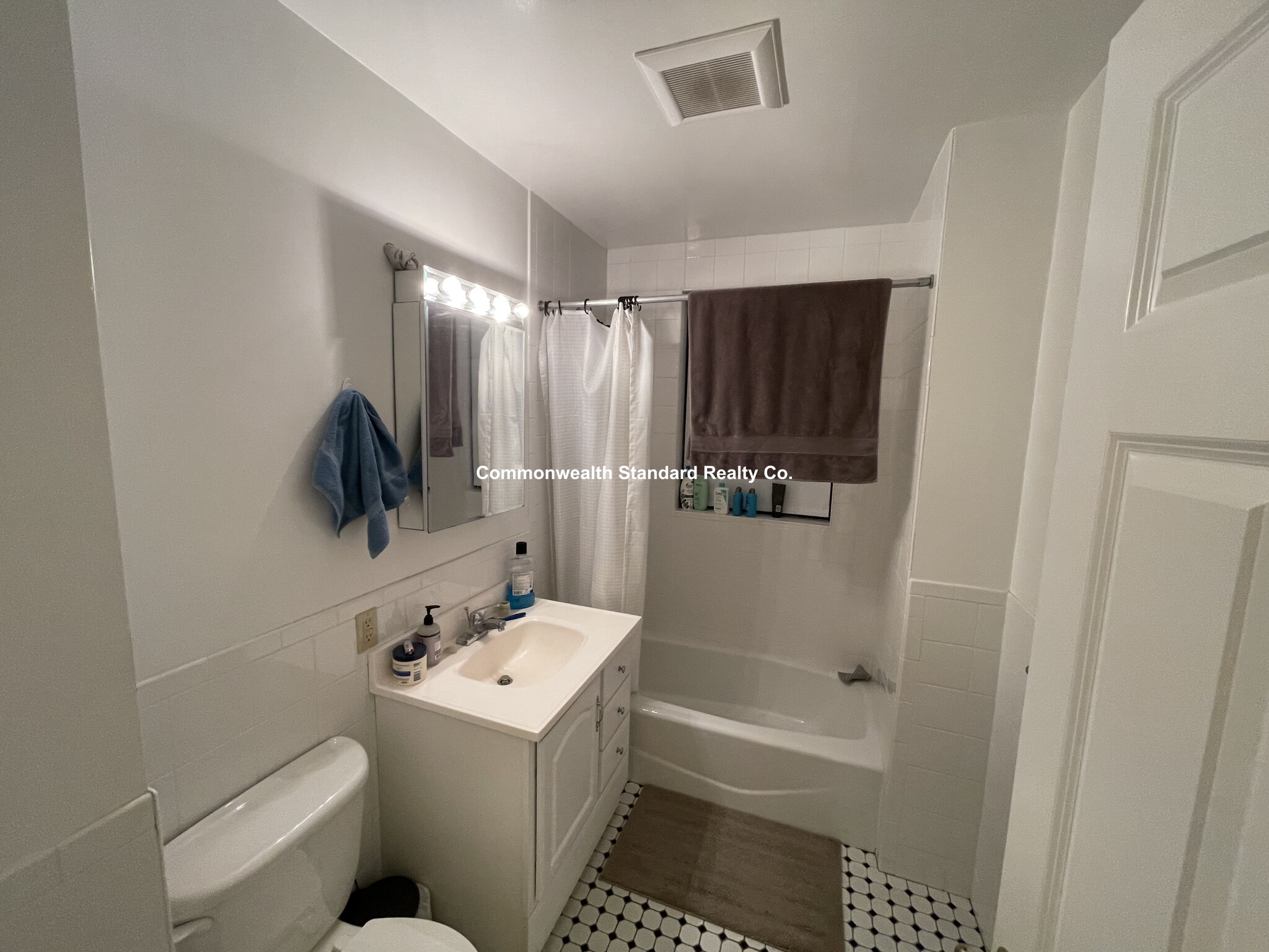 4 Park Vale Ave, Allston