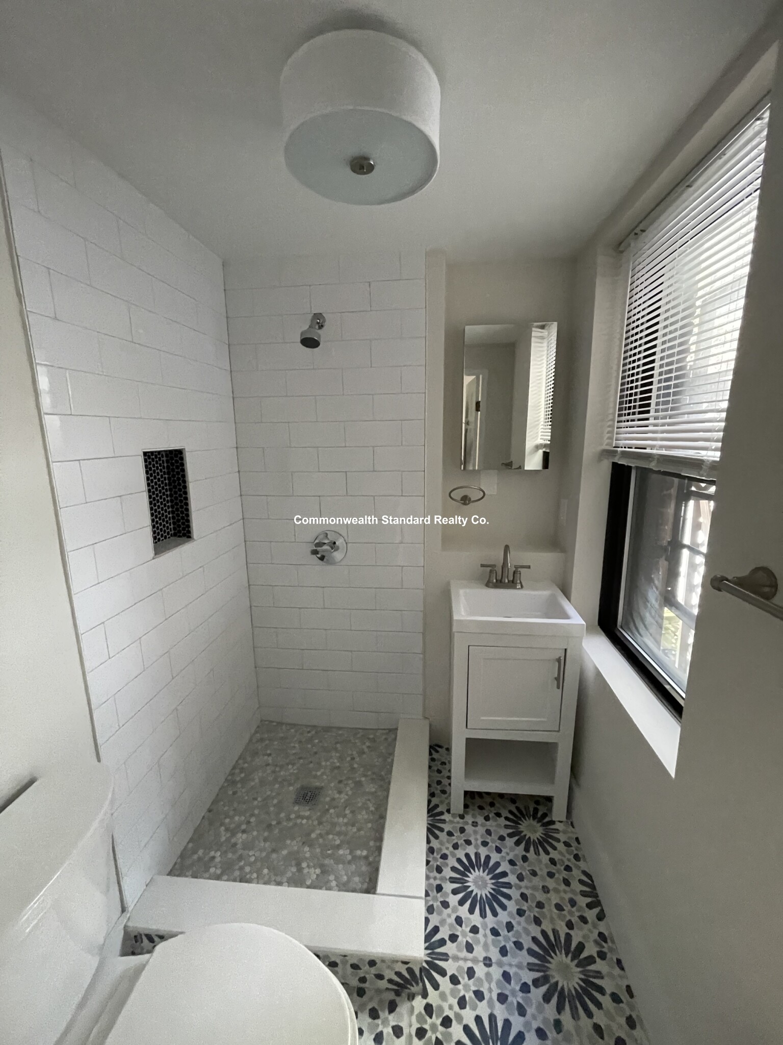 2 bed, 1 bath apartment for rent at 35 Grove St Unit 10, Beacon Hill — photo 2 of 23