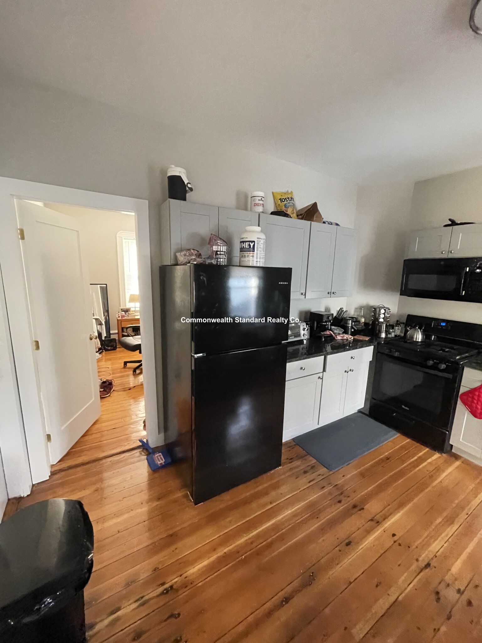 4 bed, 2 bath apartment for rent at 60 Elm St Unit 2, Davis Square — photo 9 of 27