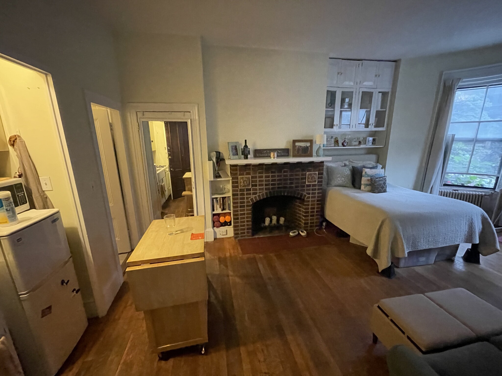 Studio bed, 1 bath apartment for rent at 8 Brimmer St Unit 1A, Beacon Hill — photo 2 of 14