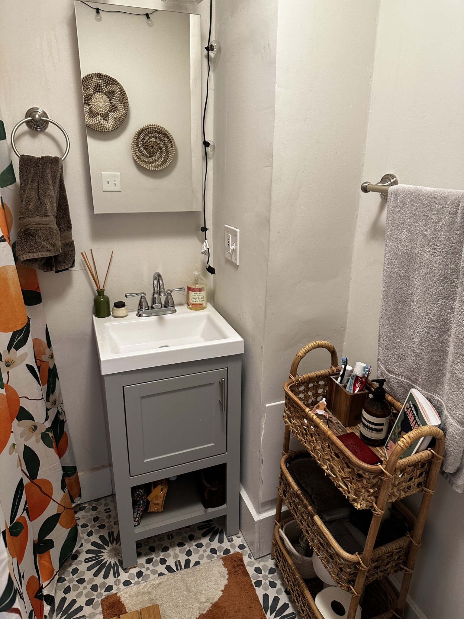 2 bed, 1 bath apartment for rent at 35 Grove St Unit 5, Beacon Hill — photo 4 of 8