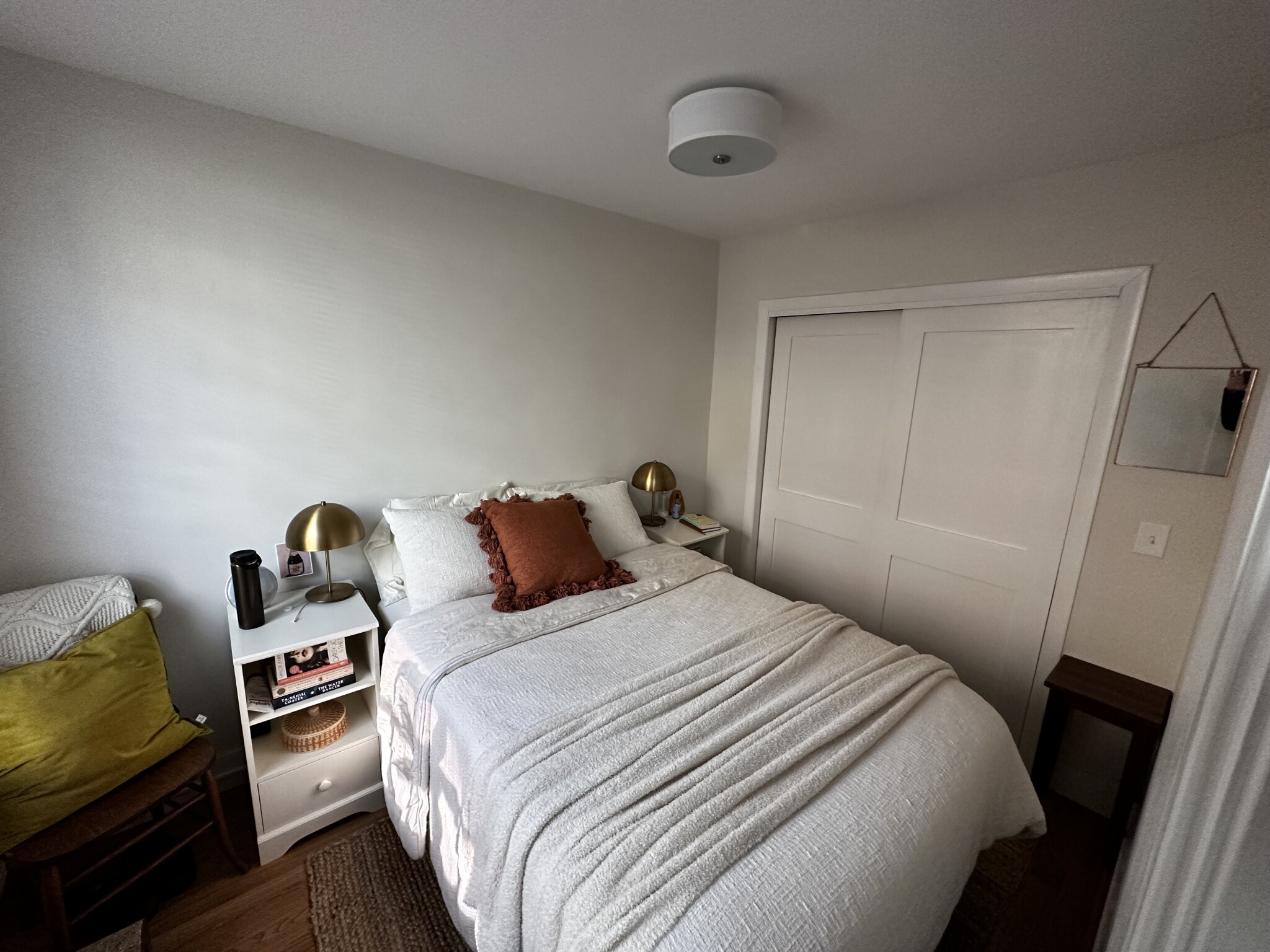 2 bed, 1 bath apartment for rent at 35 Grove St Unit 5, Beacon Hill — photo 2 of 8
