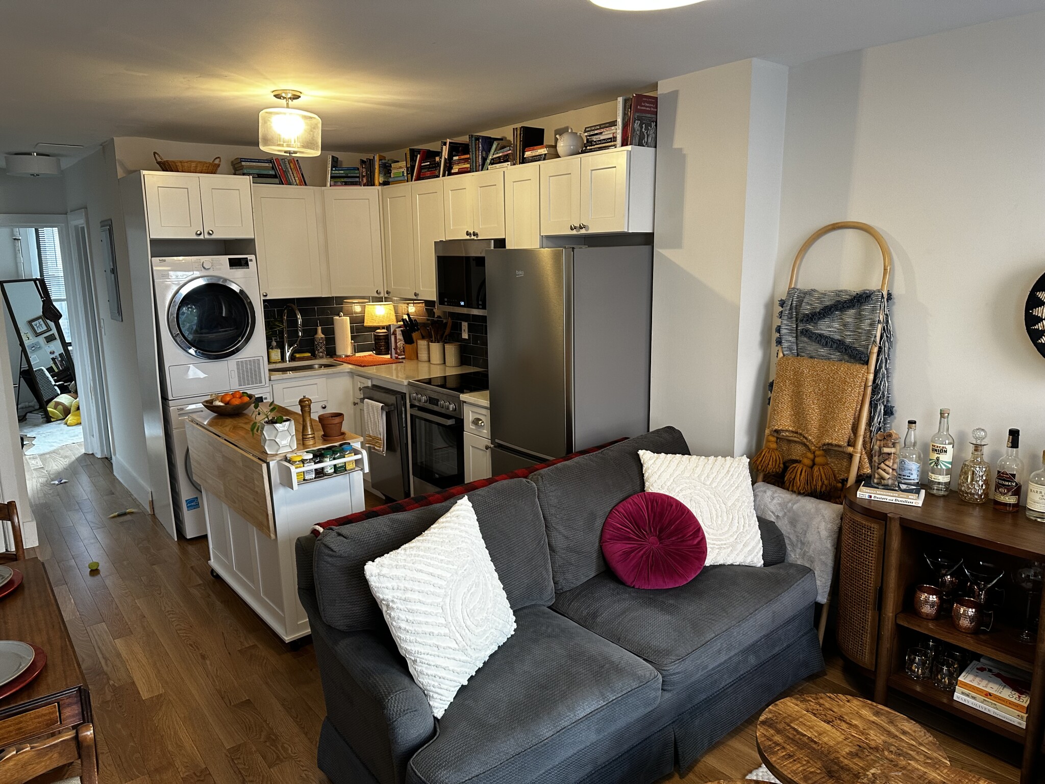 2 bed, 1 bath apartment for rent at 35 Grove St Unit 5, Beacon Hill — photo 3 of 8