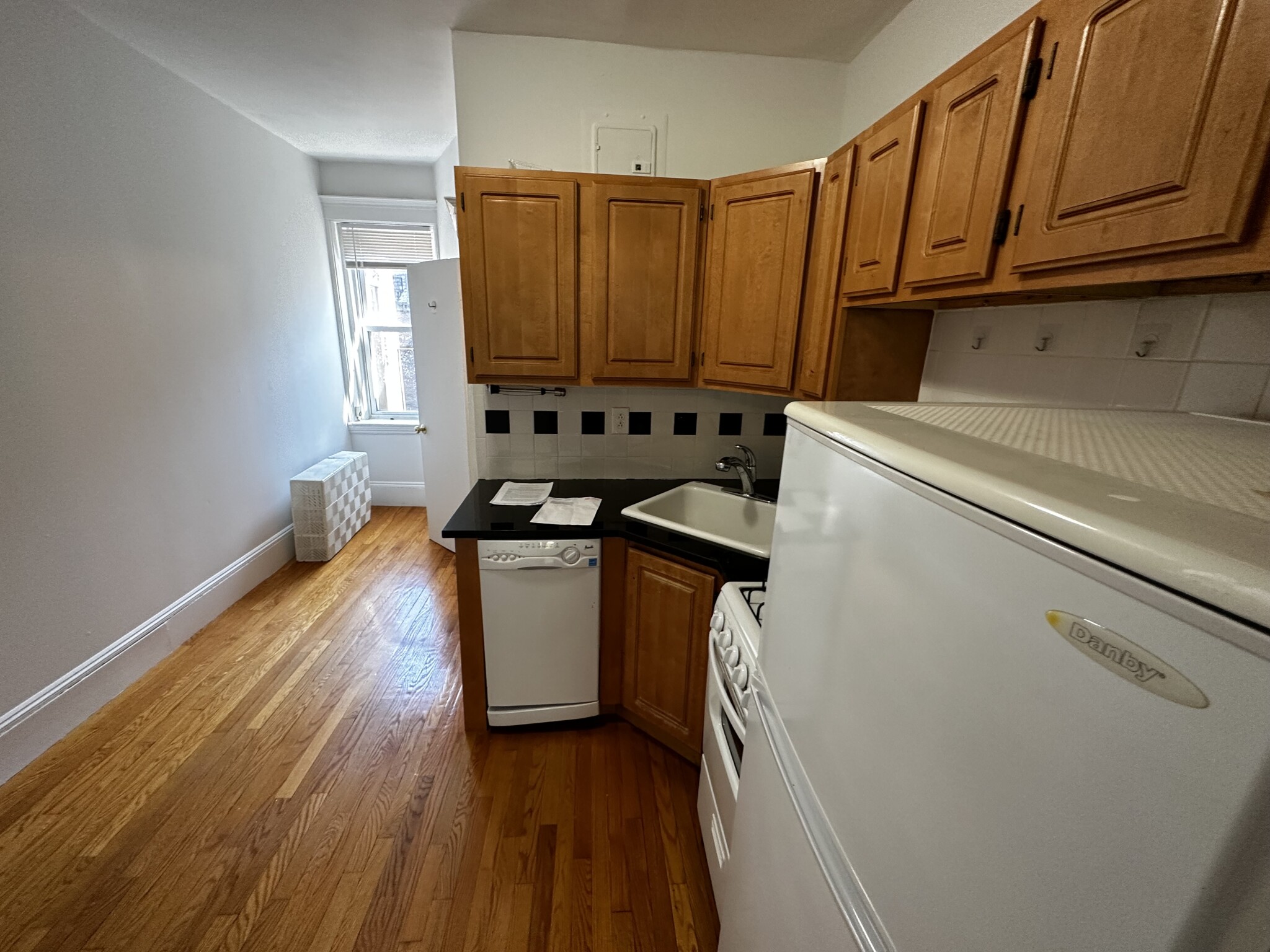 1 bed, 1 bath apartment for rent at 28 Myrtle St Unit 1F, Beacon Hill — photo 10 of 14