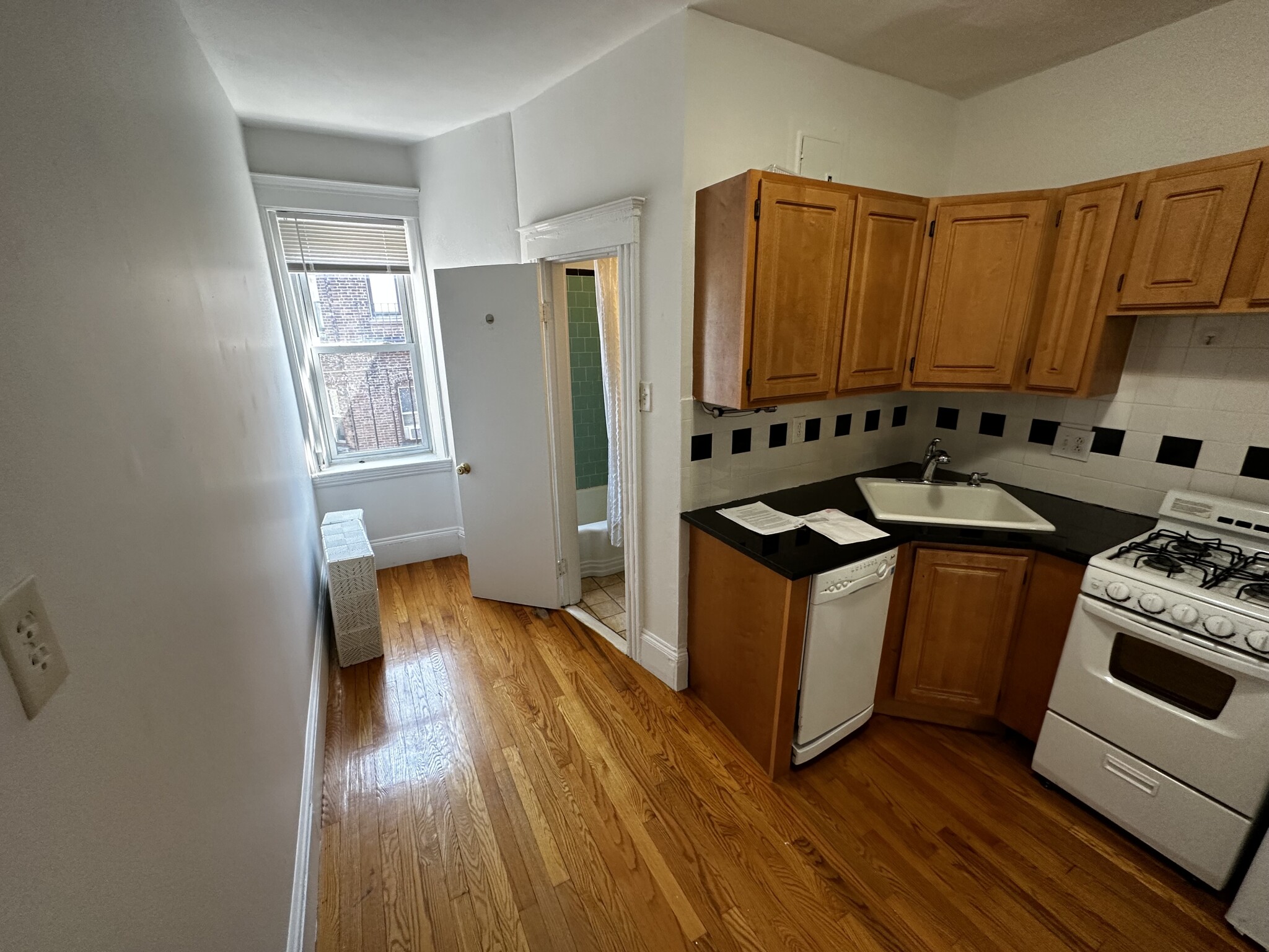 1 bed, 1 bath apartment for rent at 28 Myrtle St Unit 1F, Beacon Hill — photo 12 of 14