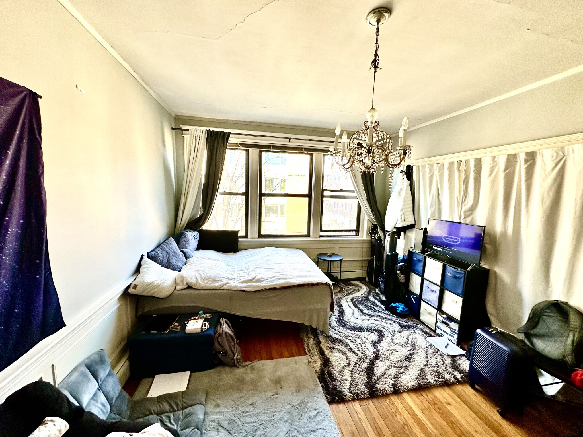 5 bed, 2 bath apartment for rent at 215 Saint Paul St Unit 3, Coolidge Corner — photo 2 of 26