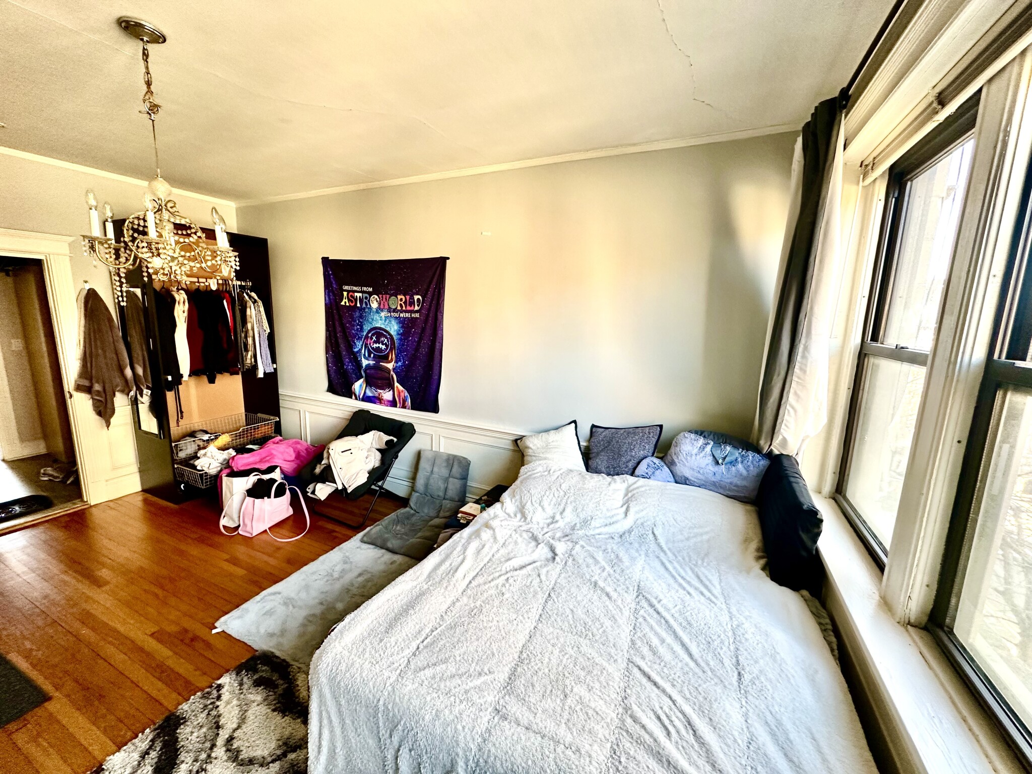 5 bed, 2 bath apartment for rent at 215 Saint Paul St Unit 3, Coolidge Corner — photo 5 of 26
