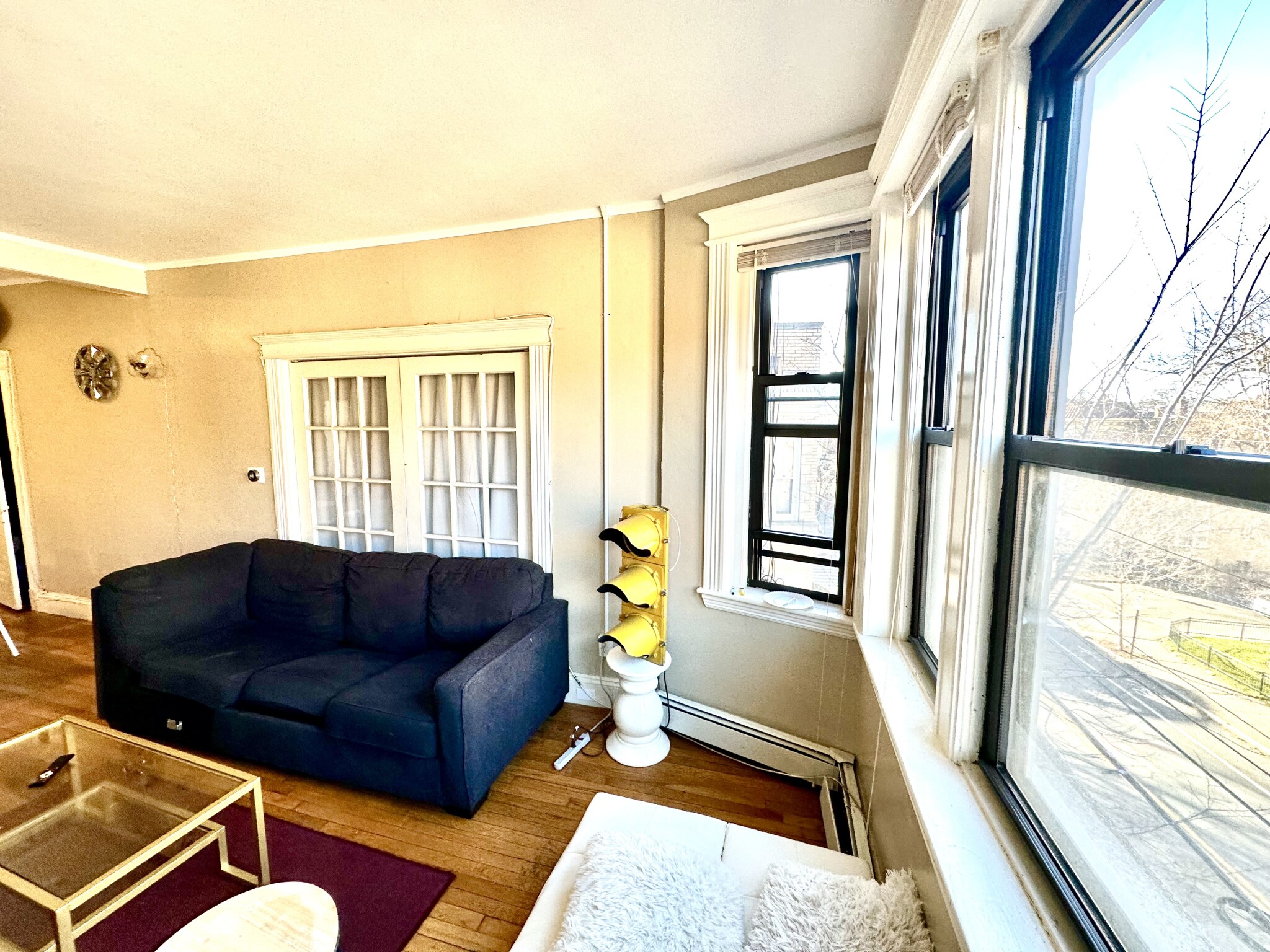 5 bed, 2 bath apartment for rent at 215 Saint Paul St Unit 3, Coolidge Corner — photo 6 of 26