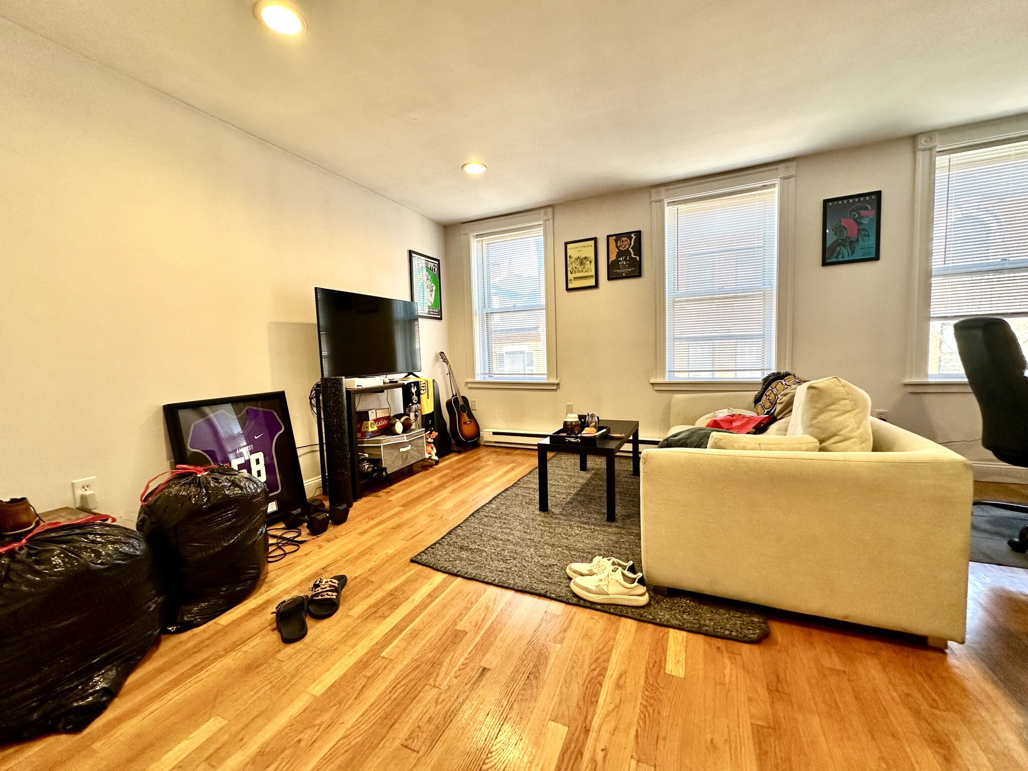 1 bed, 1 bath apartment for rent at 92 West Cedar St Unit 5F, Beacon Hill