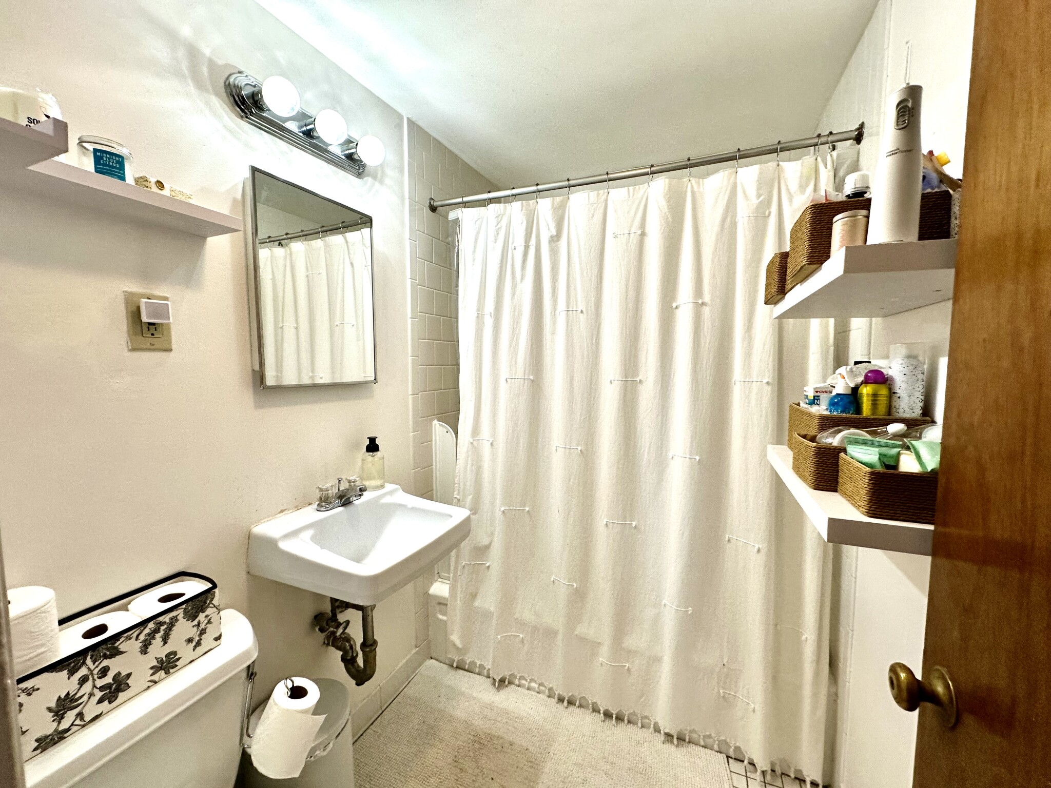 90 West Cedar, Beacon Hill