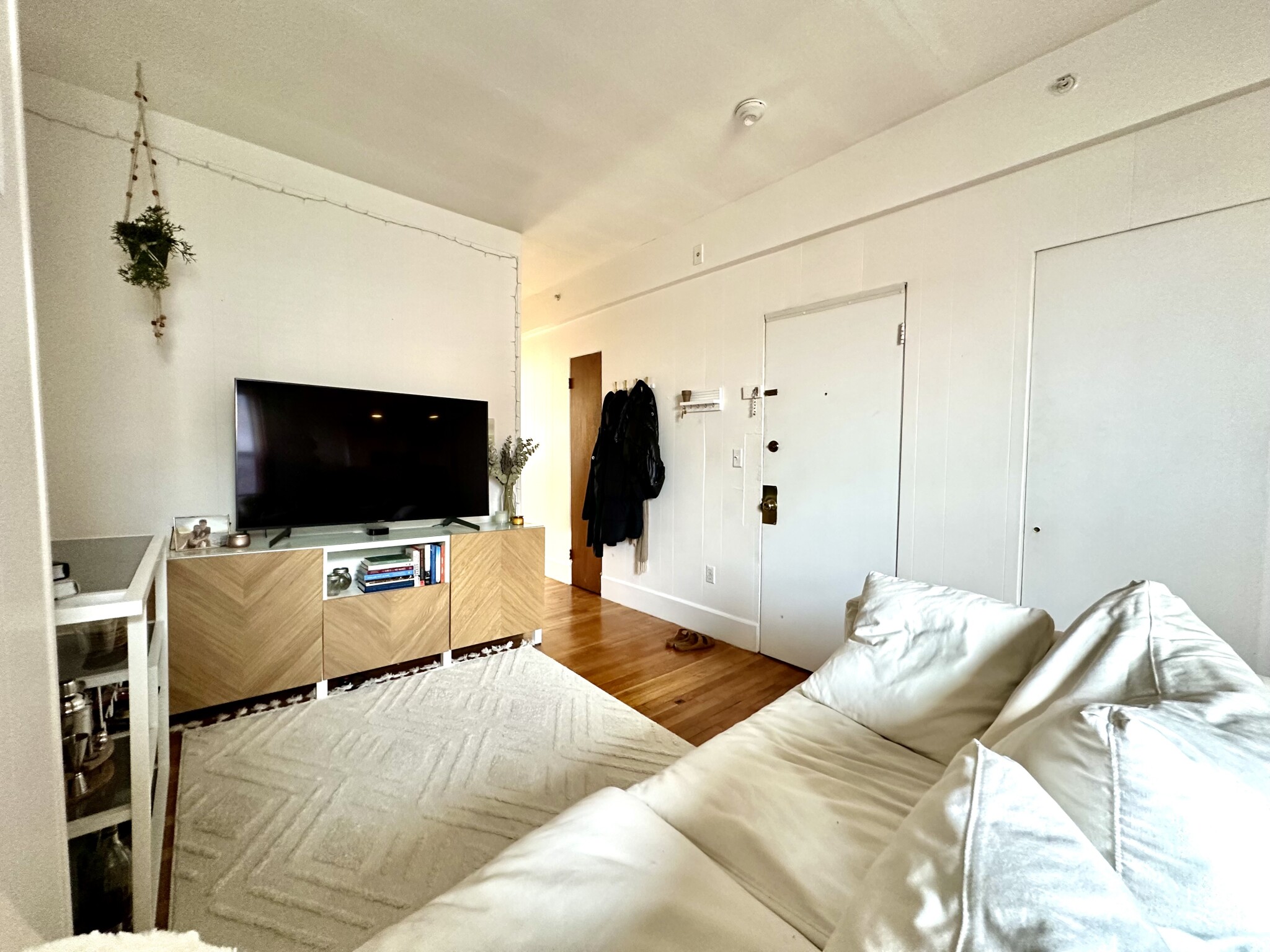 90 West Cedar, Beacon Hill