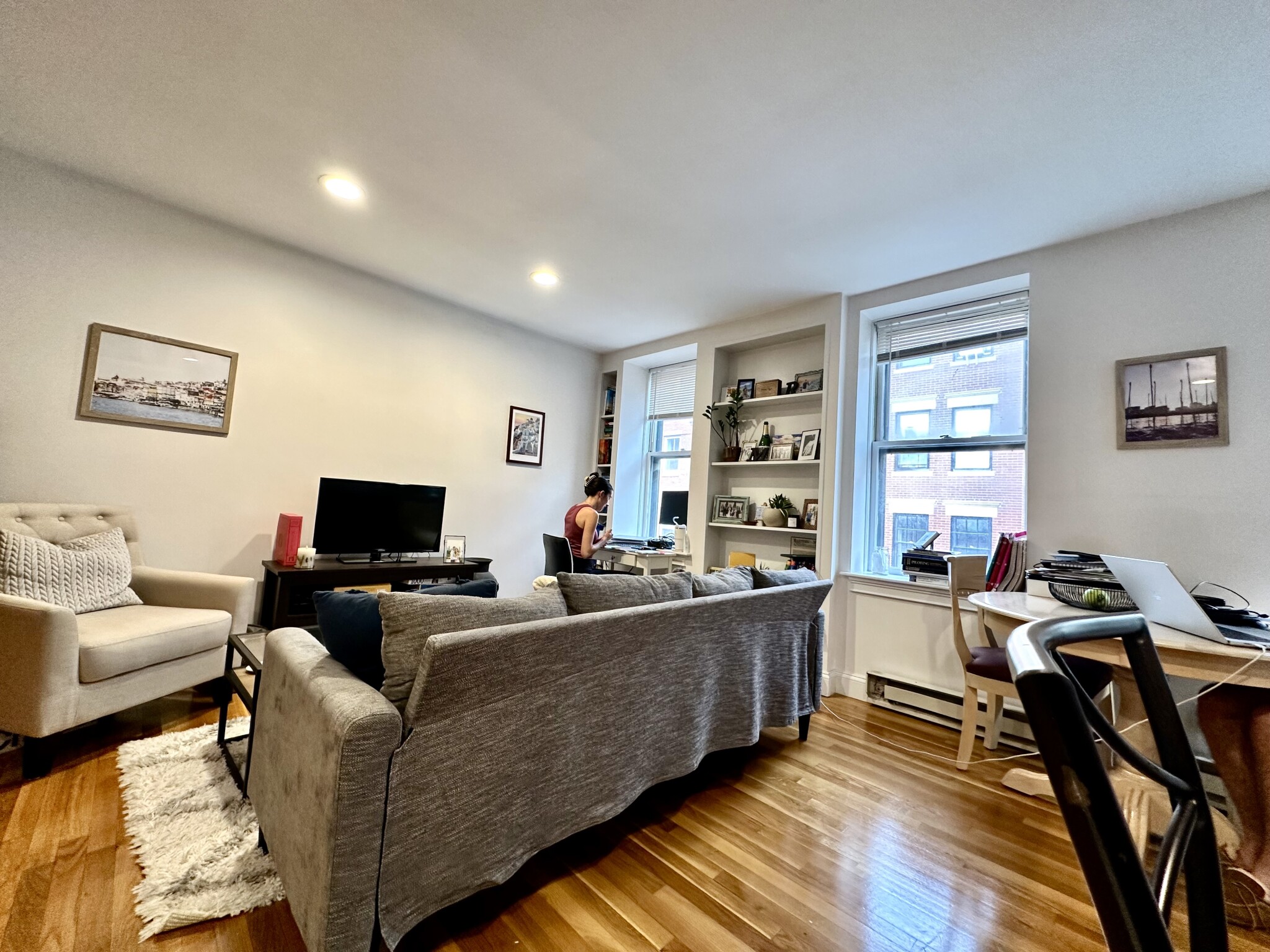 92 West Cedar, Beacon Hill