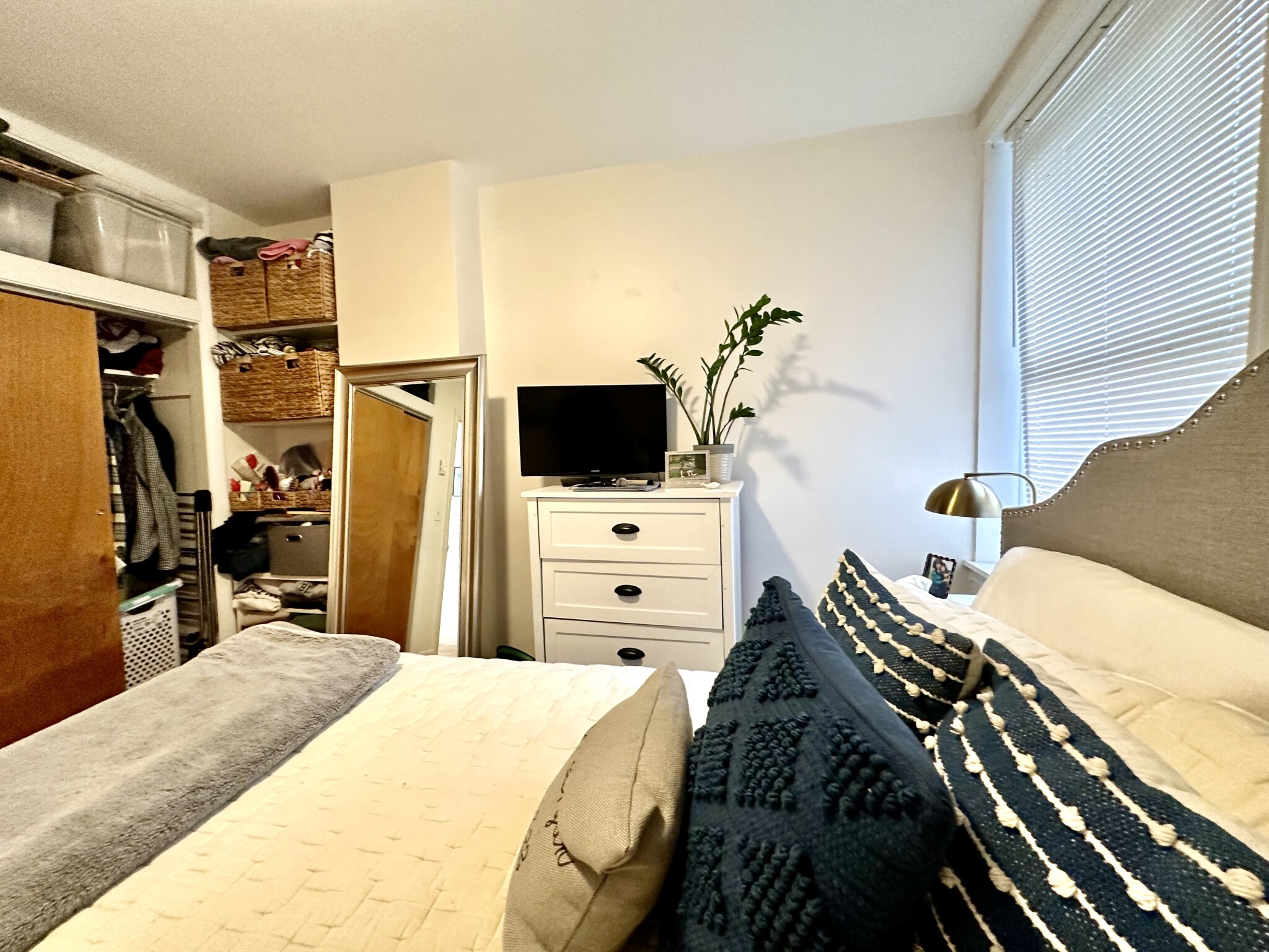 92 West Cedar, Beacon Hill