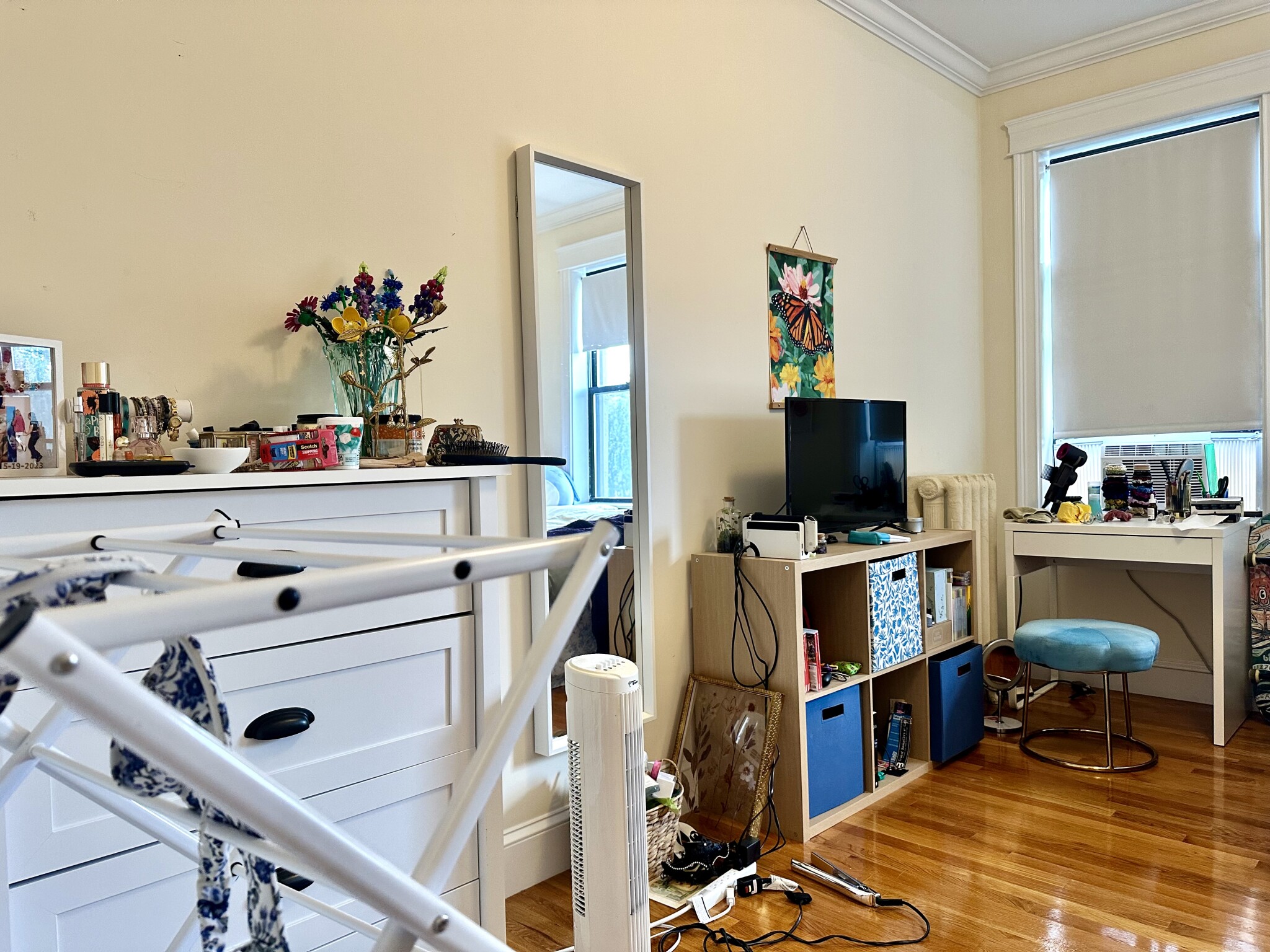 4 bed, 2 bath apartment for rent at 27 Glenville Ave Unit 4, Allston — photo 2 of 23