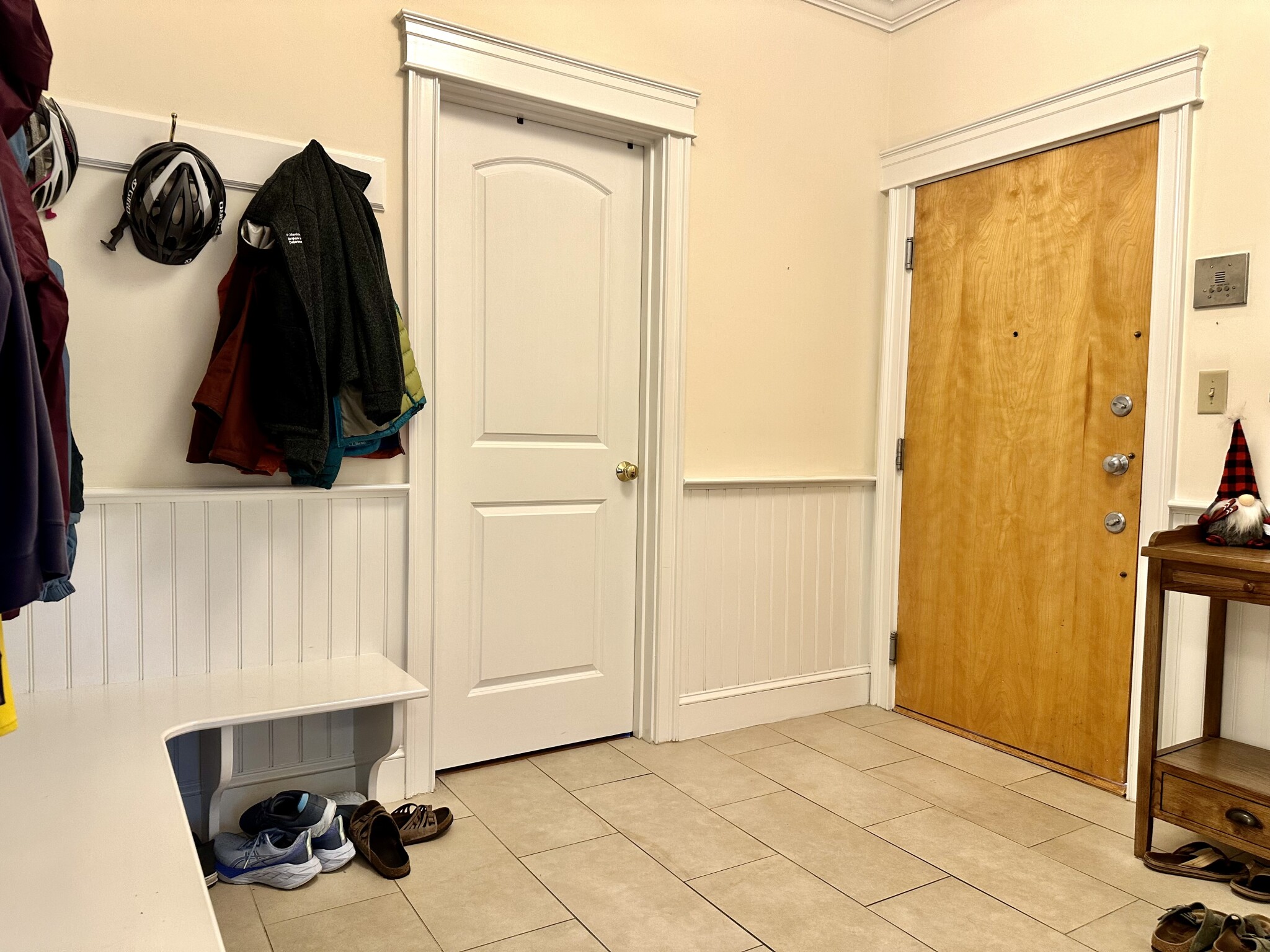 4 bed, 2 bath apartment for rent at 27 Glenville Ave Unit 4, Allston — photo 15 of 23