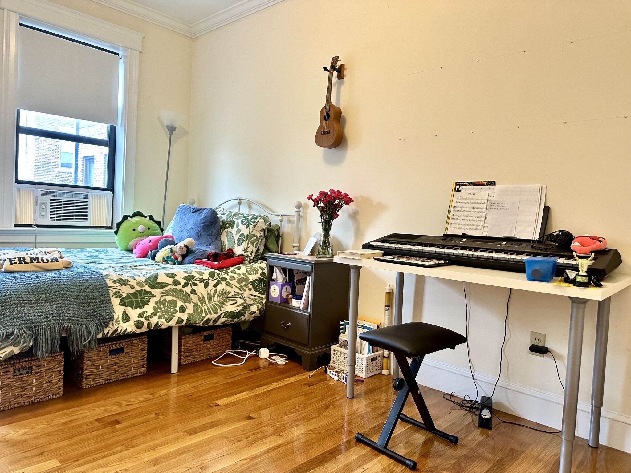 4 bed, 2 bath apartment for rent at 27 Glenville Ave Unit 4, Allston — photo 6 of 23