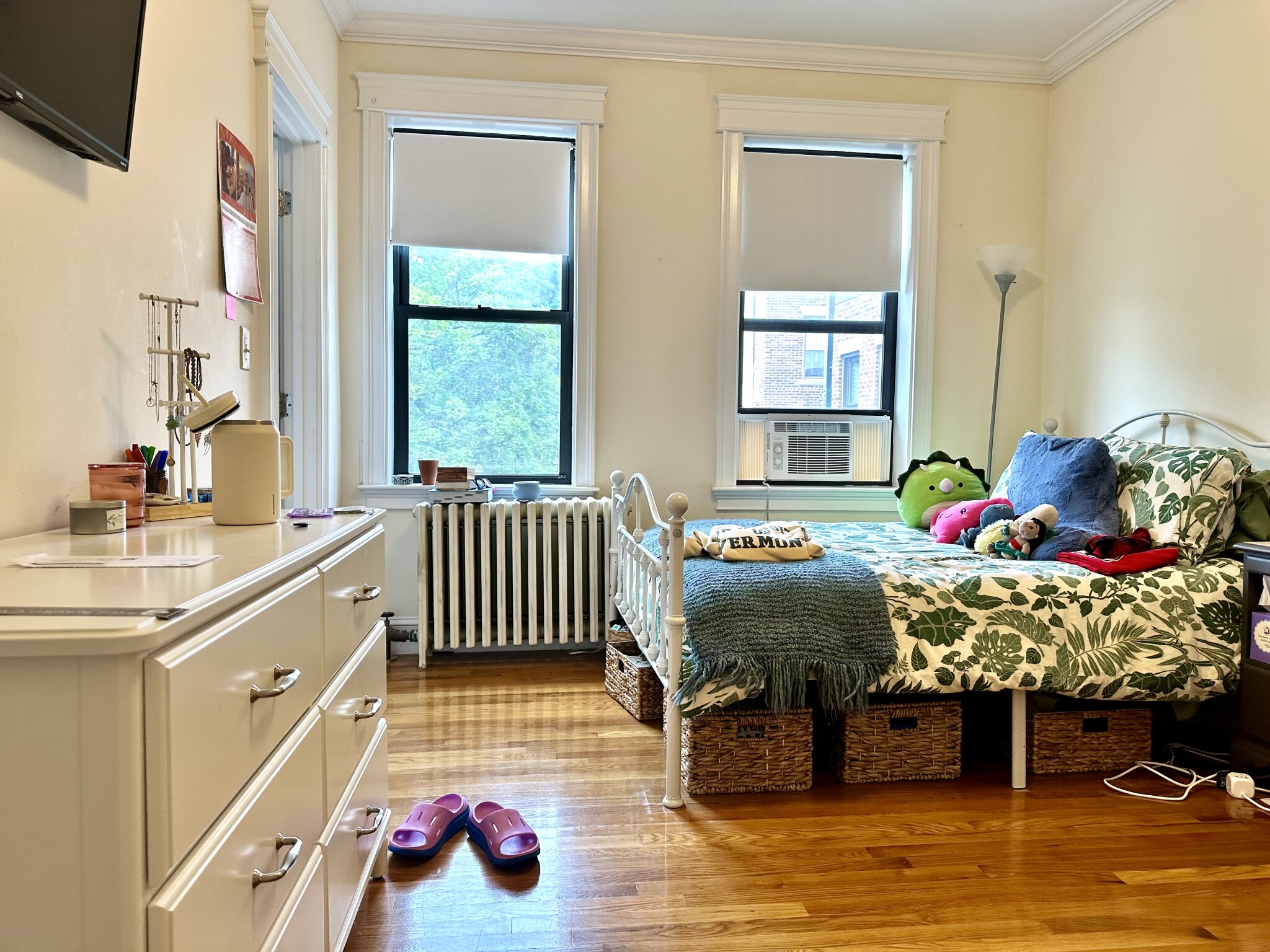 4 bed, 2 bath apartment for rent at 27 Glenville Ave Unit 4, Allston — photo 23 of 23