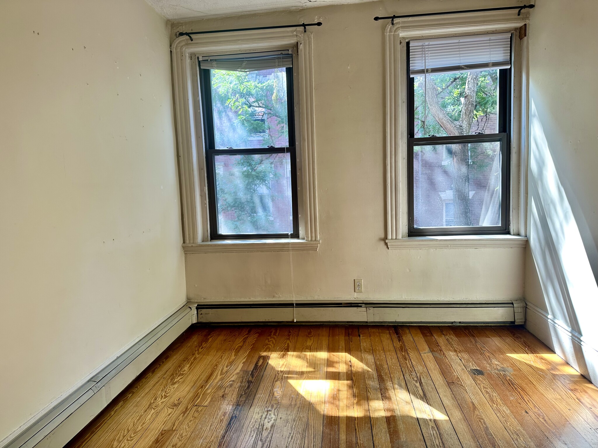 3 bed, 1 bath apartment for rent at 73 Phillips St Unit 3, Beacon Hill — photo 10 of 19
