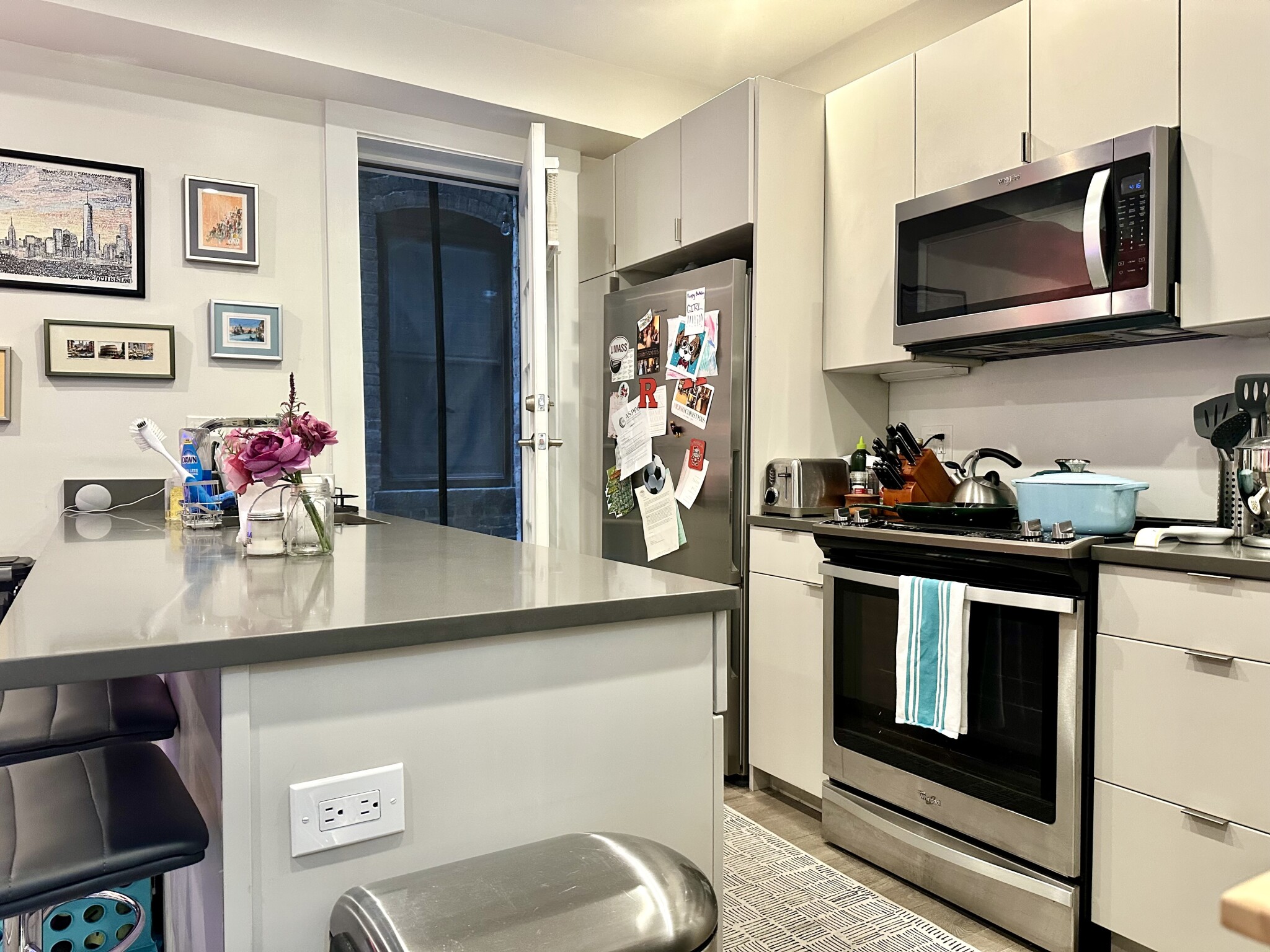 2 bed, 1 bath apartment for rent at 54 Garden St Unit A, Beacon Hill — photo 4 of 16