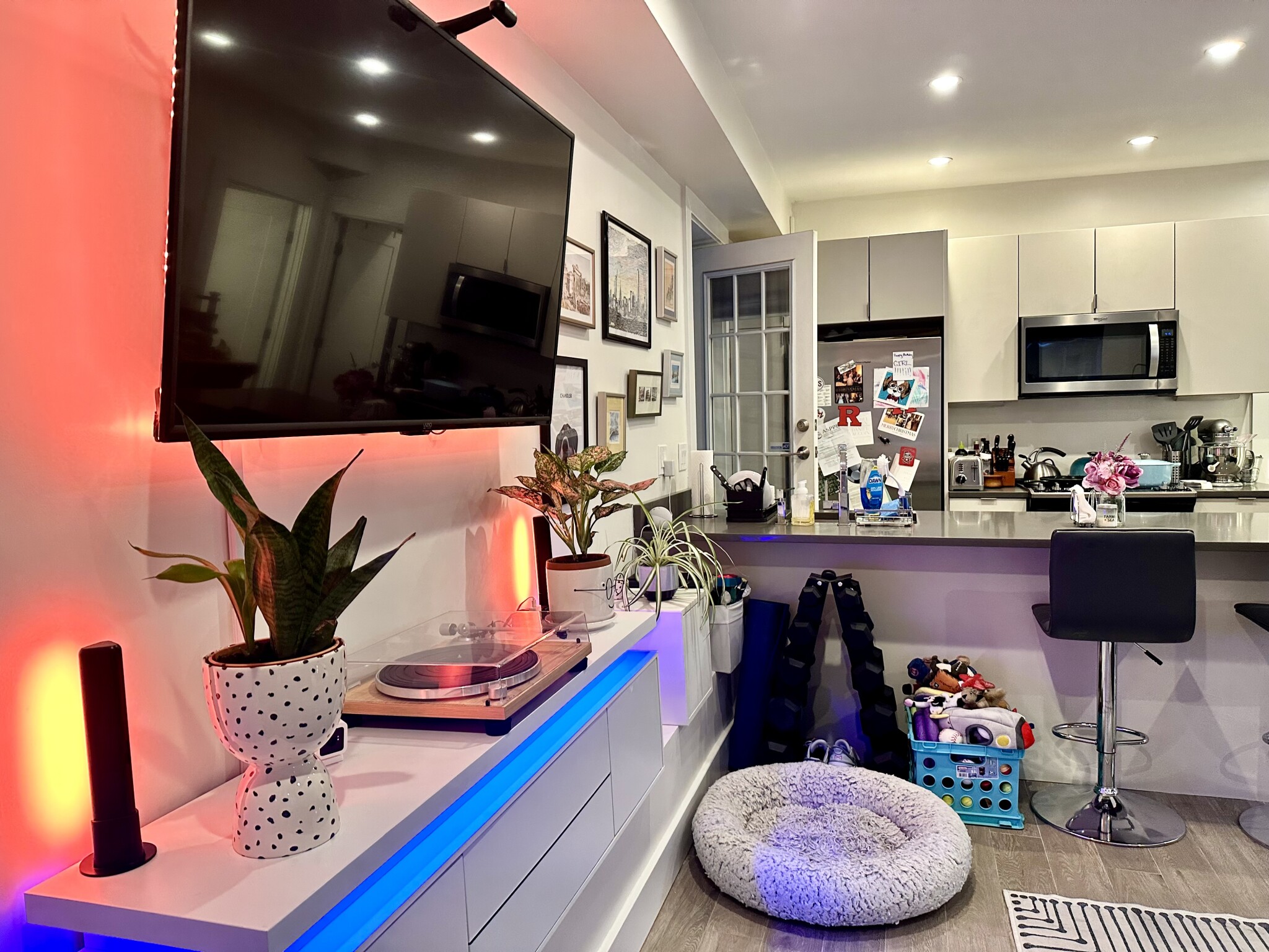 2 bed, 1 bath apartment for rent at 54 Garden St Unit A, Beacon Hill — photo 11 of 16