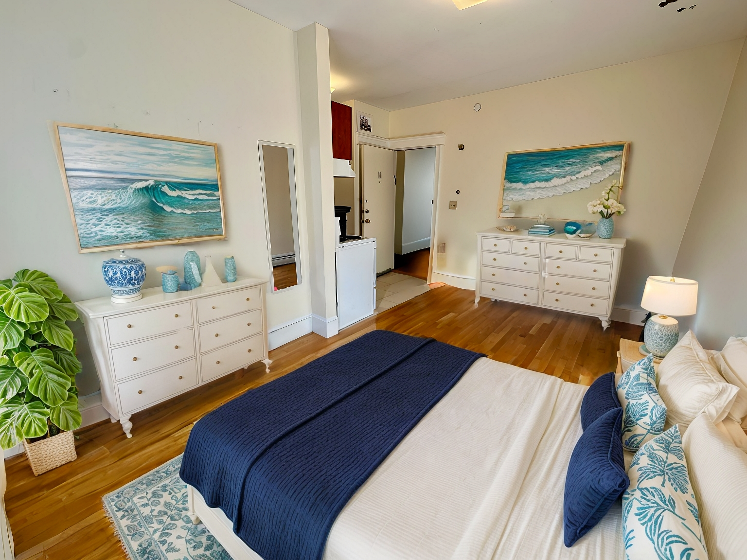 901 Beacon St, Fenway