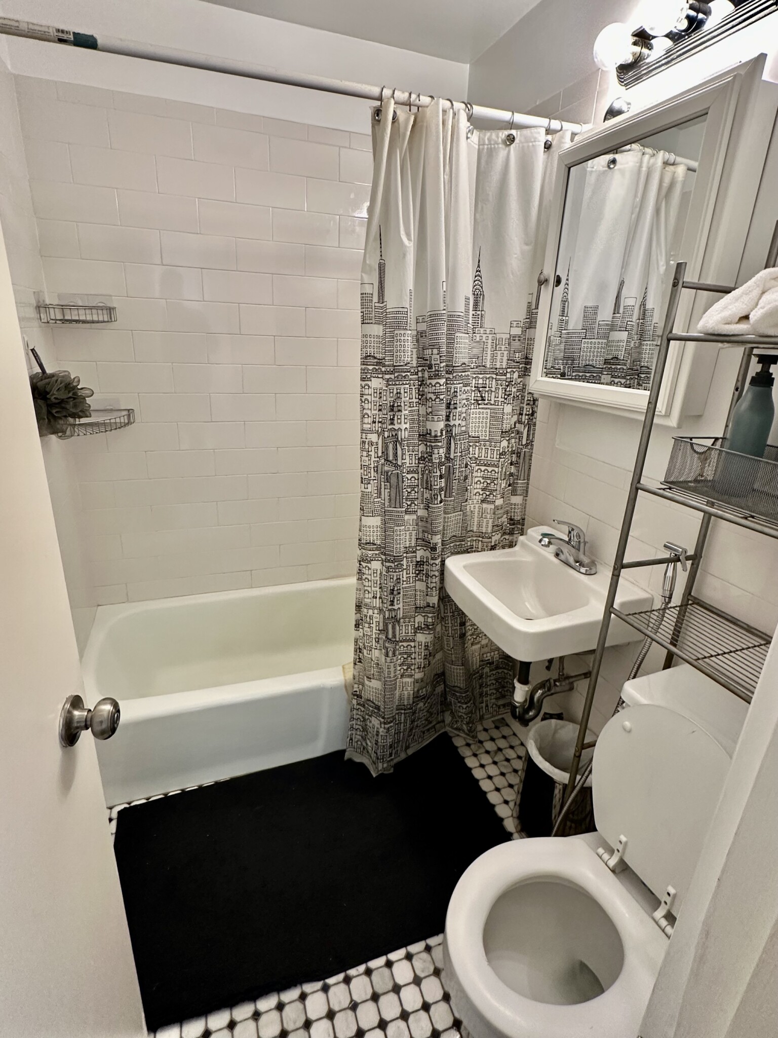 901 Beacon St, Fenway