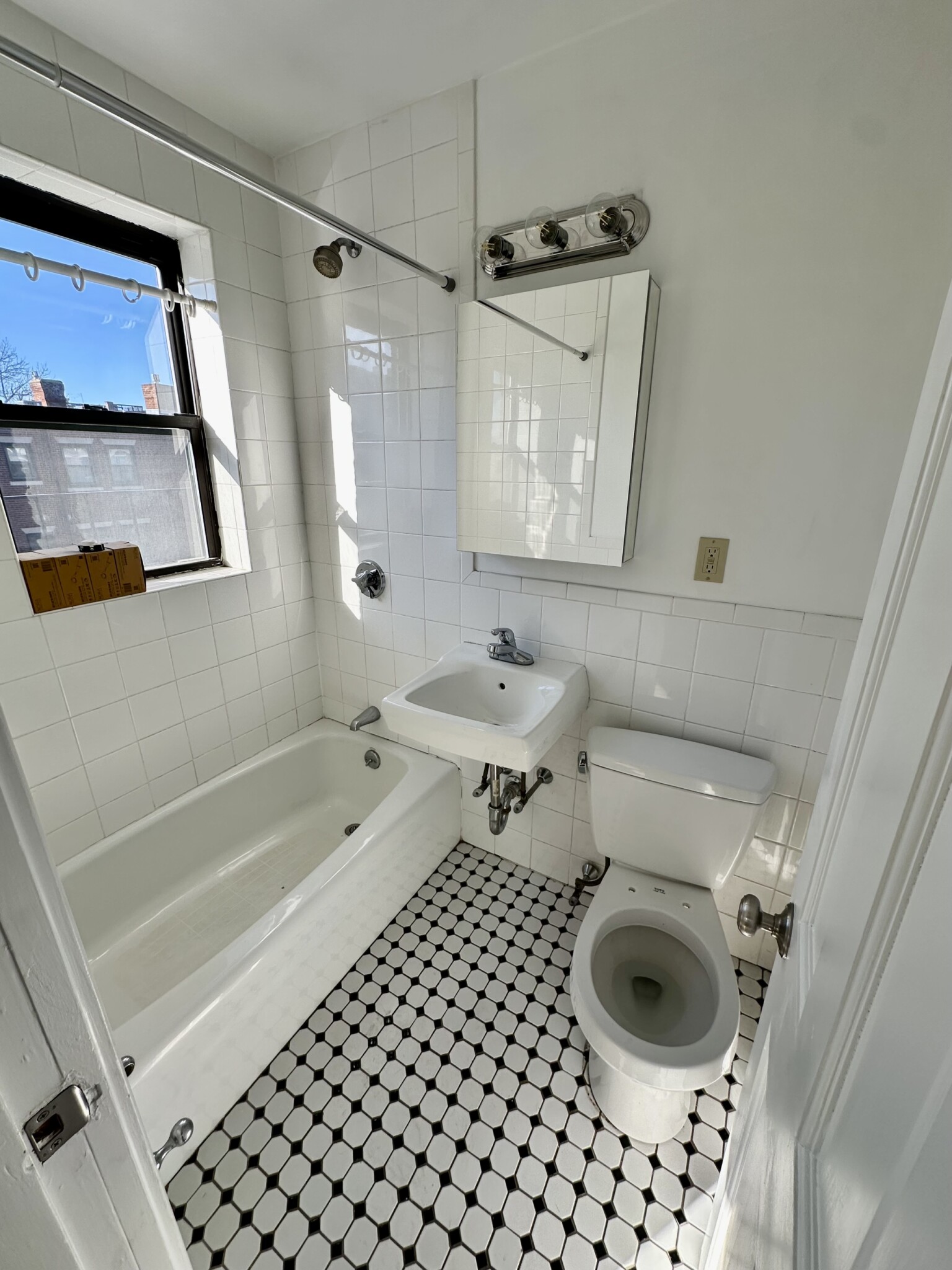 11 Keswick St, Fenway