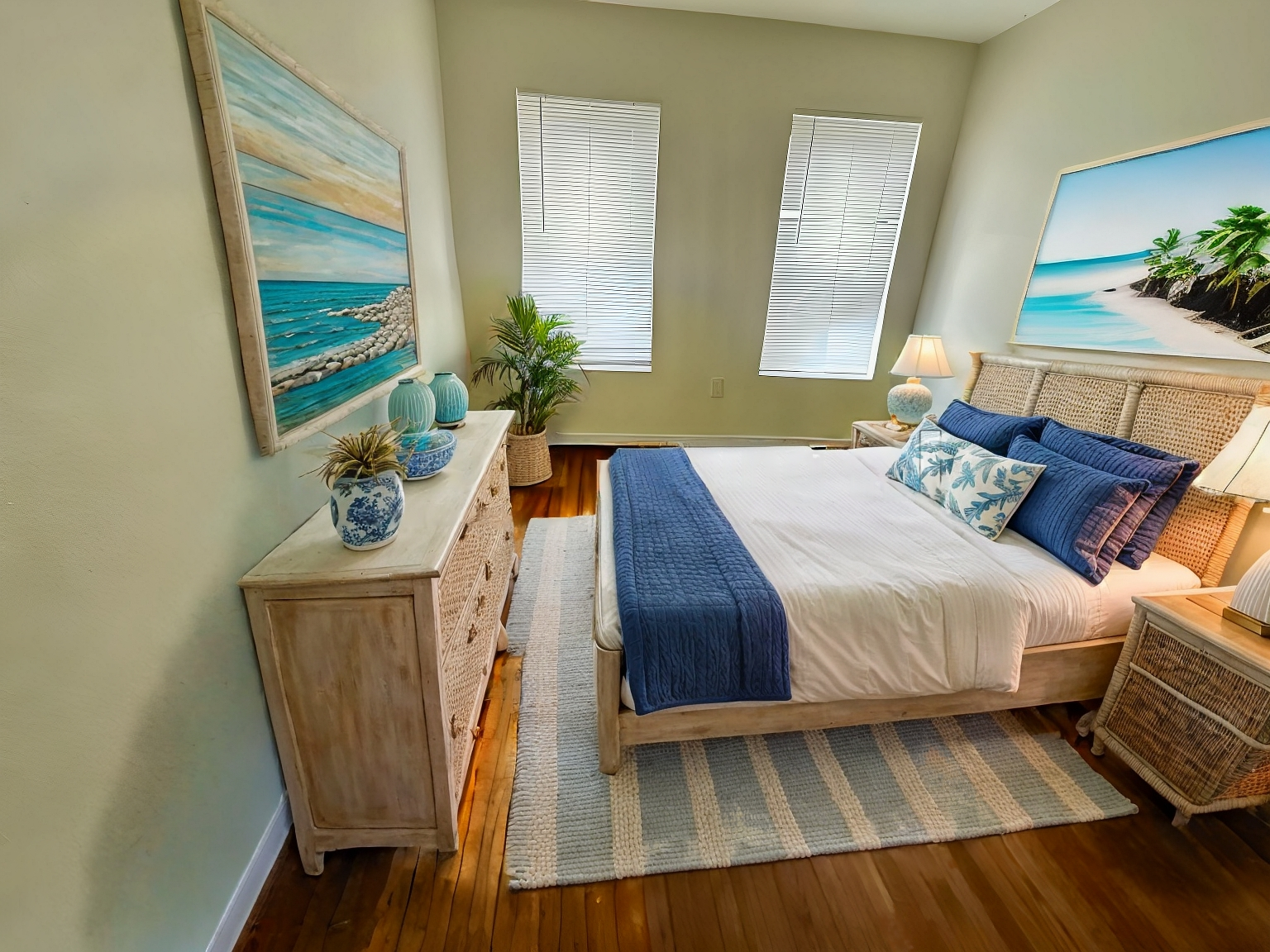 833 Beacon St, Fenway