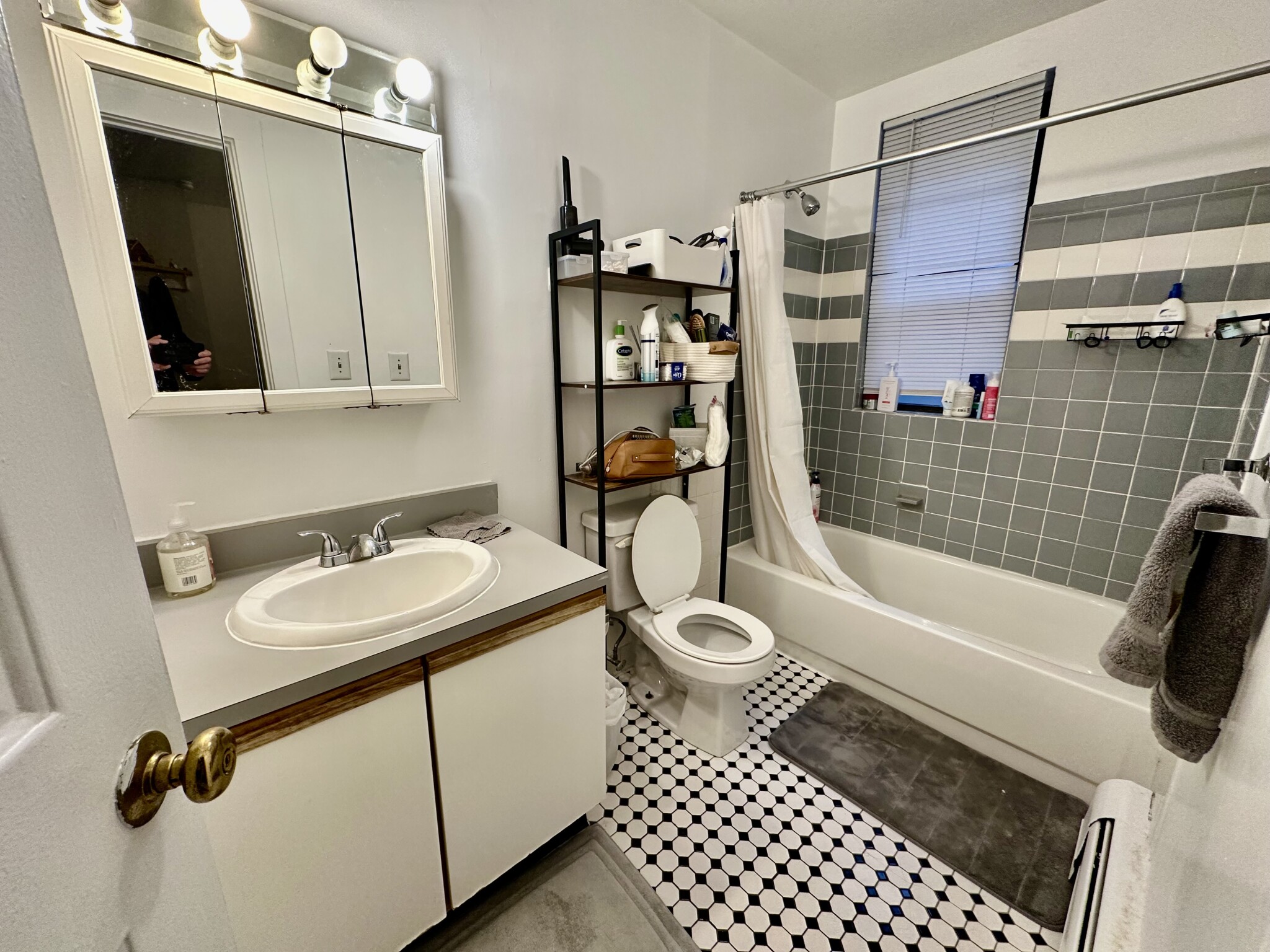 833 Beacon St, Fenway