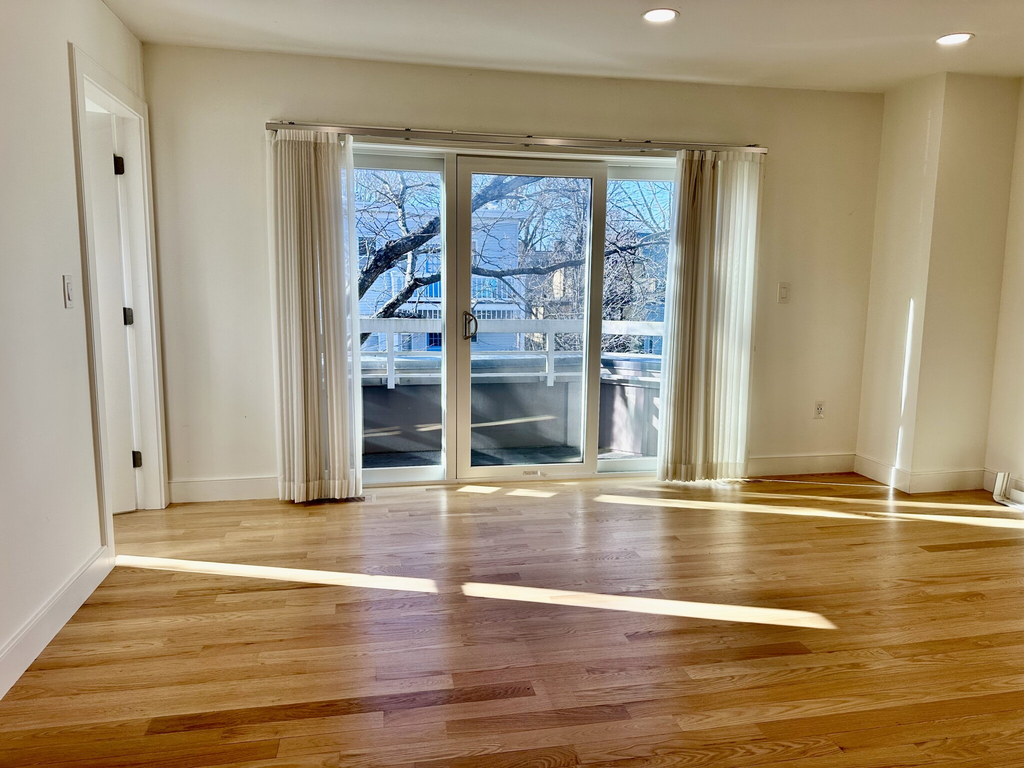 284 Sidney St, Cambridgeport