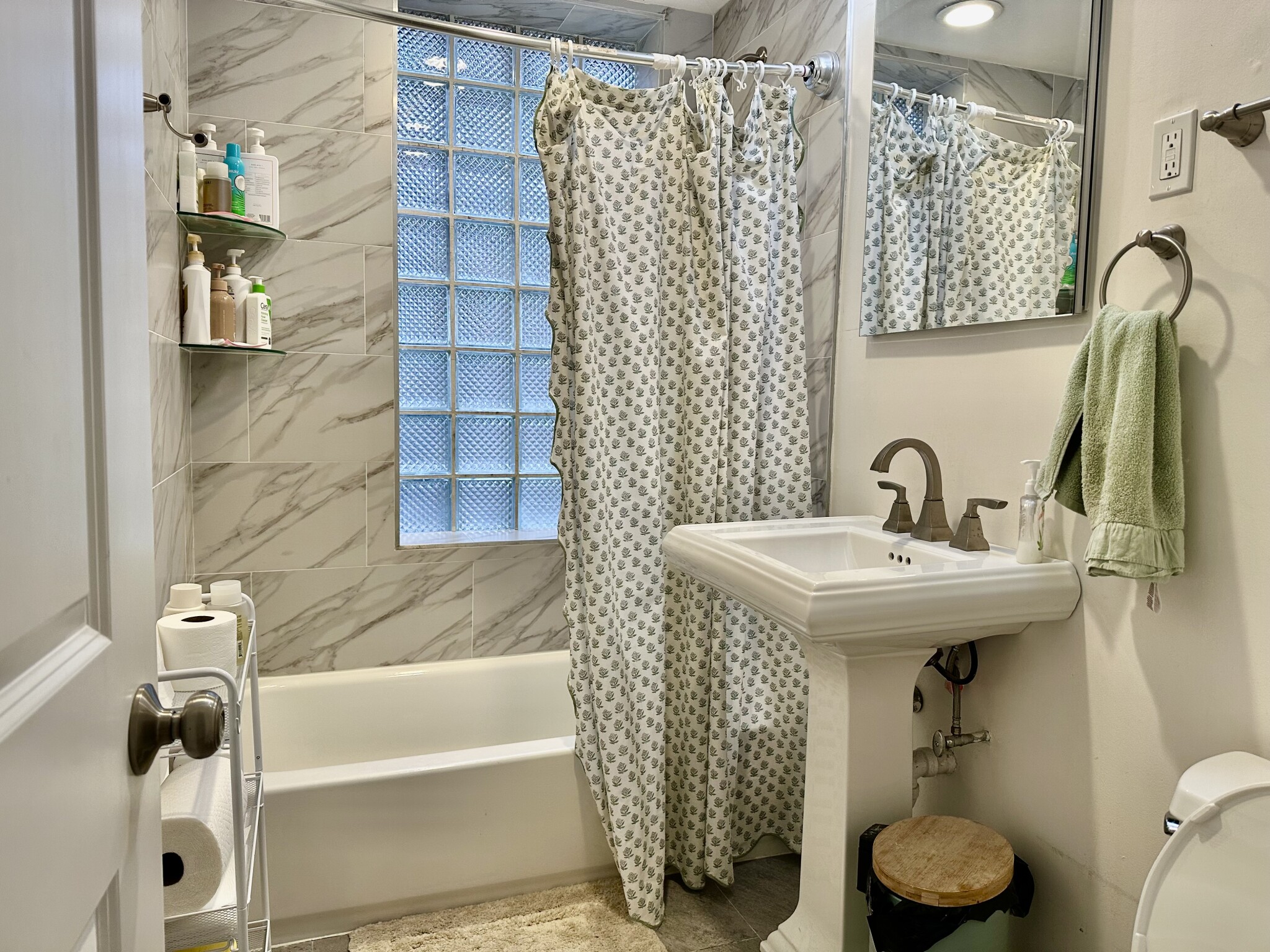 92 W Cedar, Beacon Hill