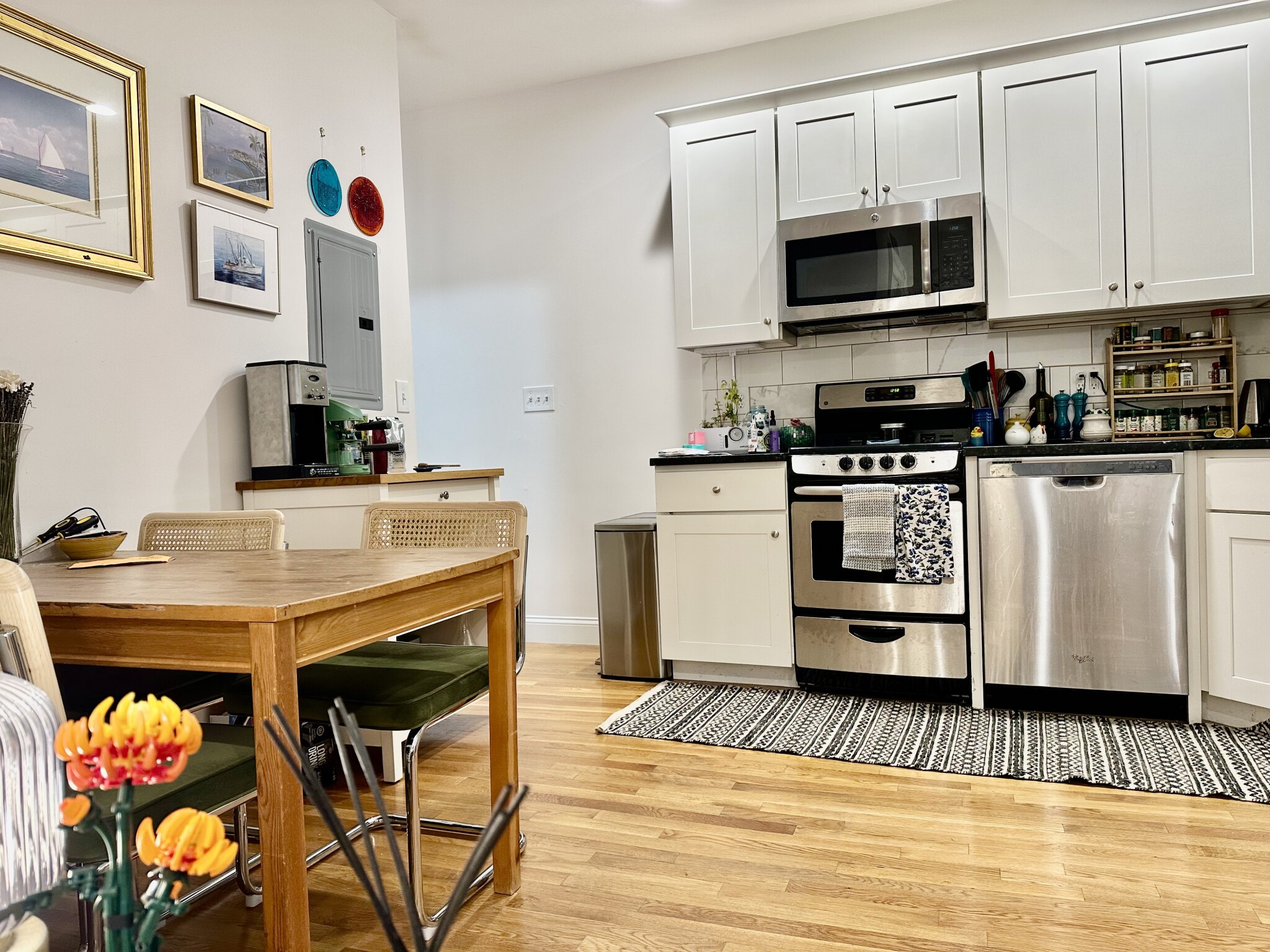 90 W Cedar, Beacon Hill