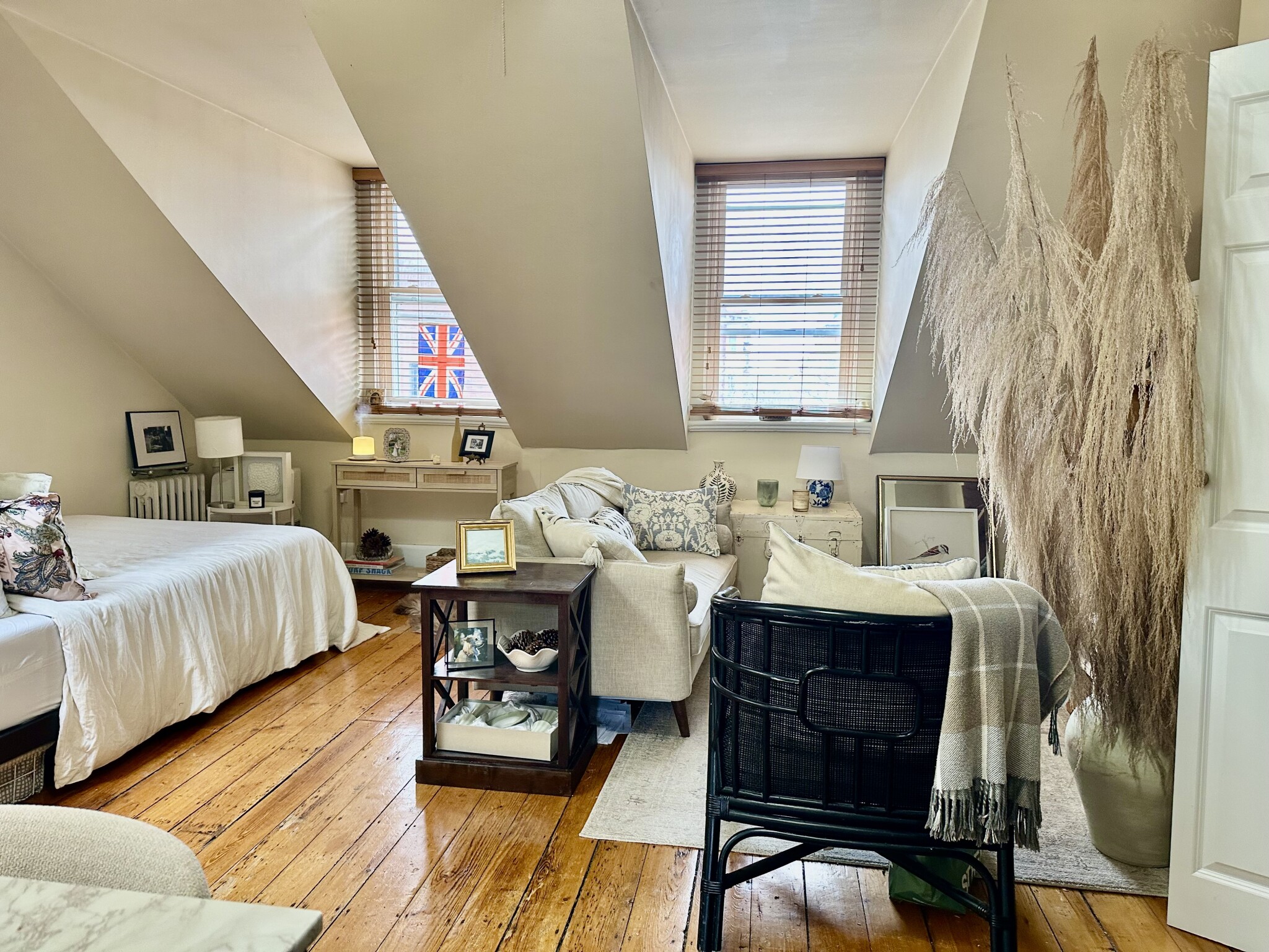 32 Irving St, Beacon Hill