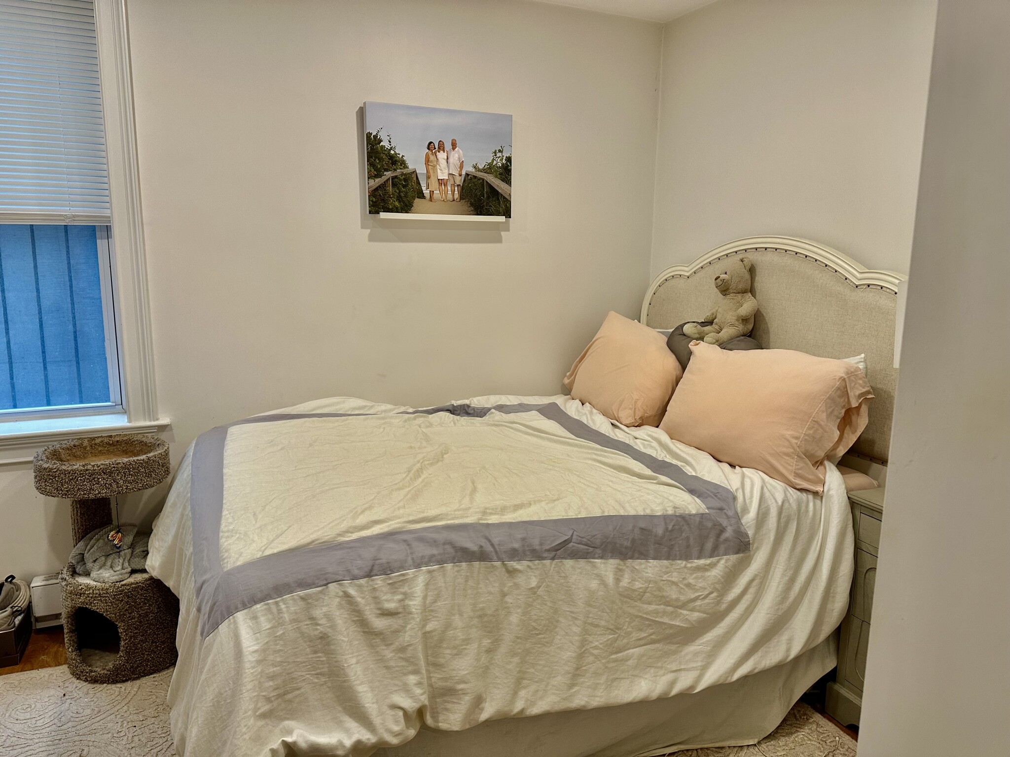 92 West Cedar, Beacon Hill