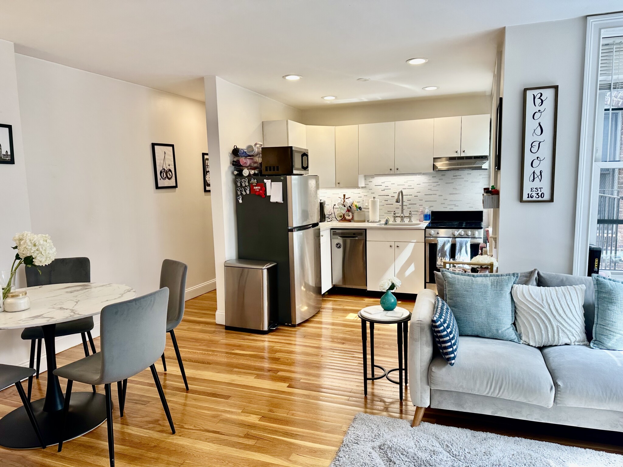 92 West Cedar St, Beacon Hill