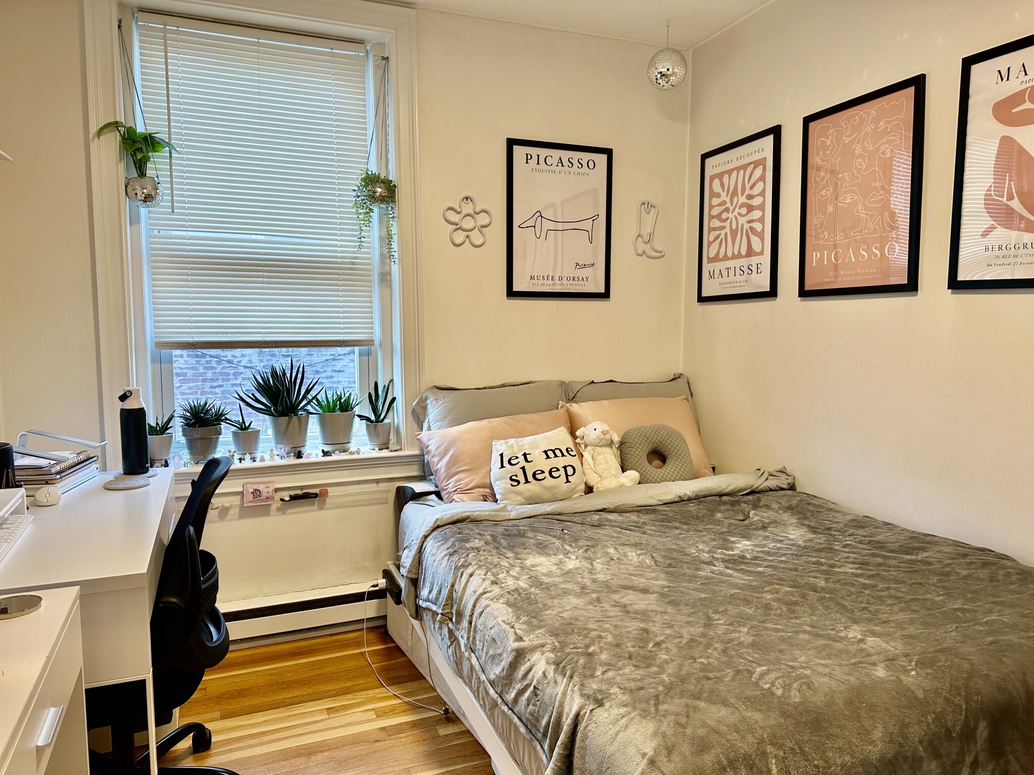 92 West Cedar St, Beacon Hill