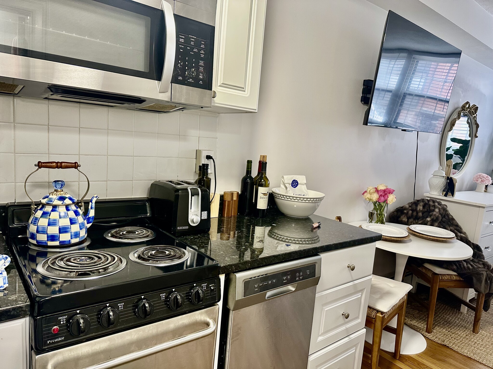 90 W Cedar, Beacon Hill