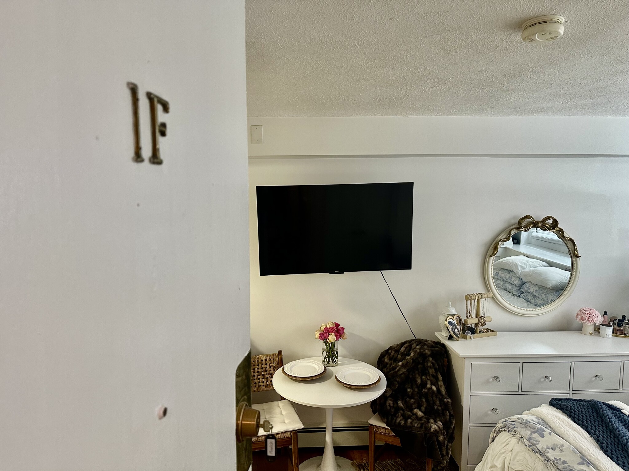 90 W Cedar, Beacon Hill