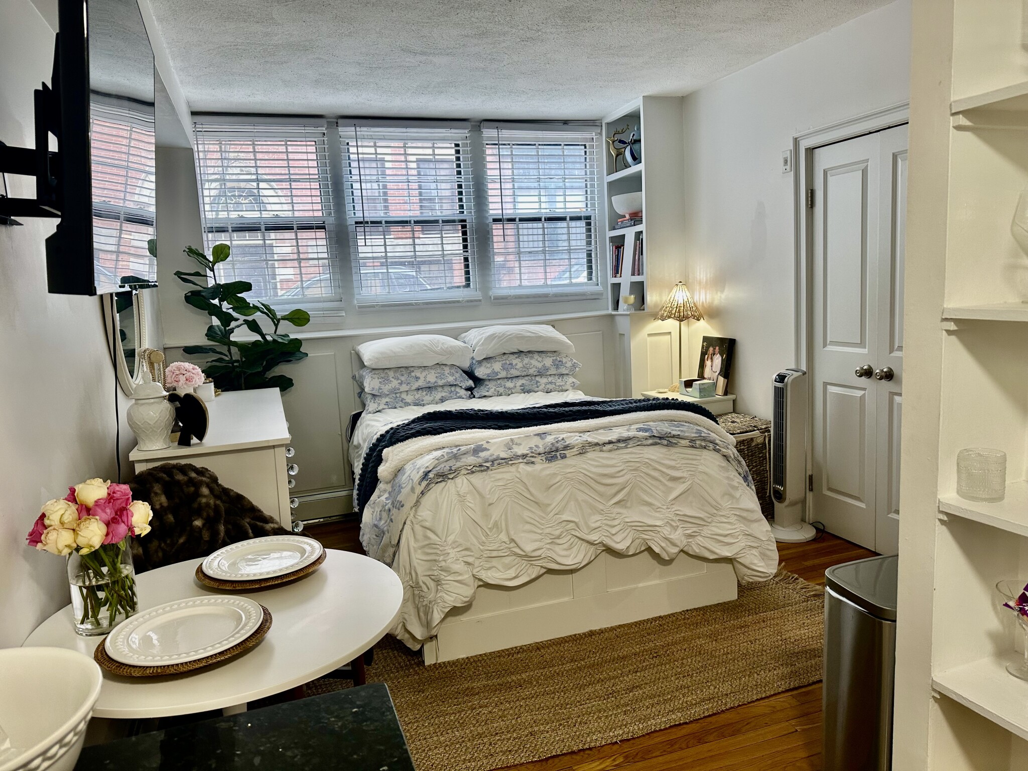 90 W Cedar, Beacon Hill