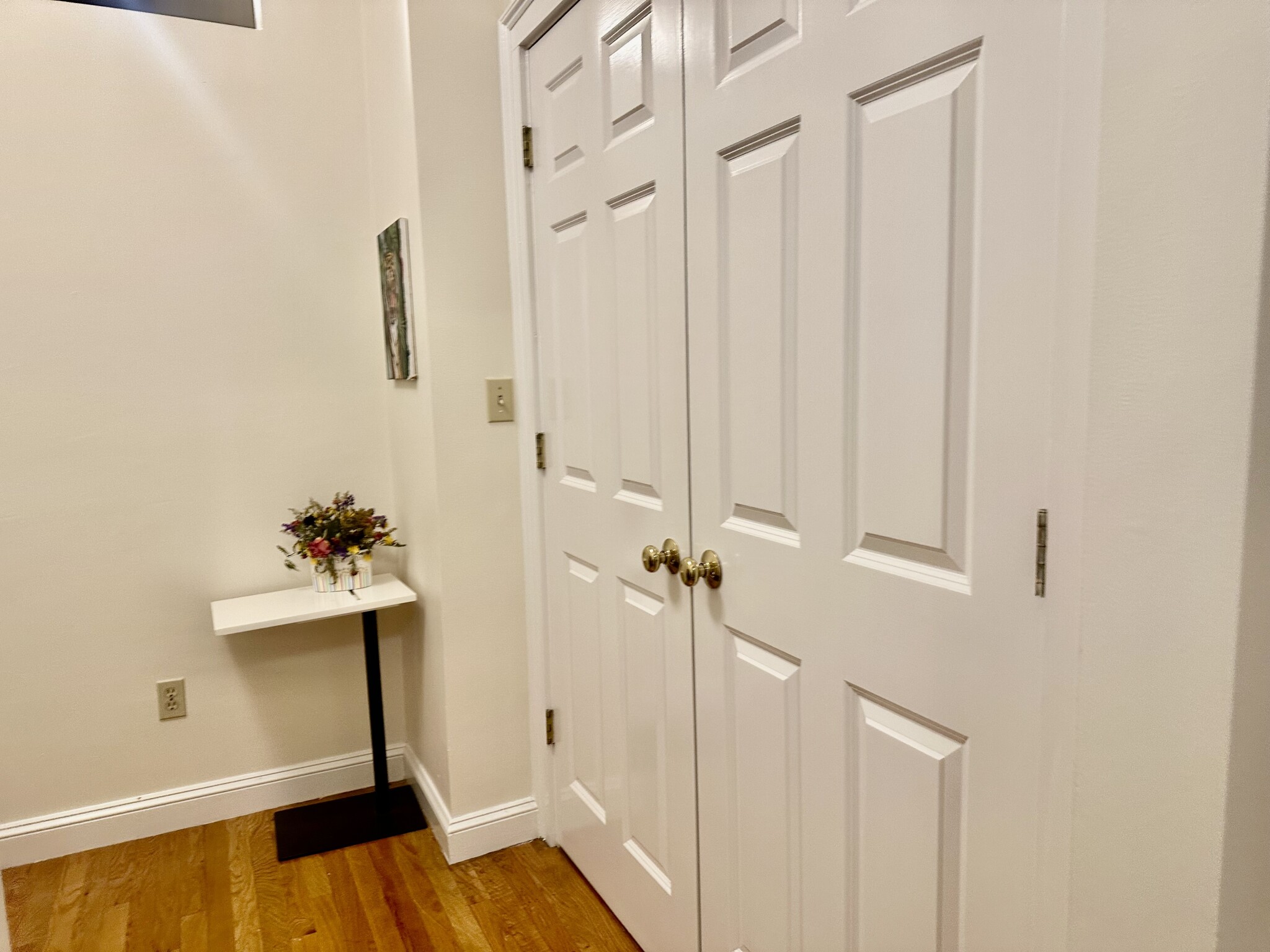 4 Park Vale Ave, Allston