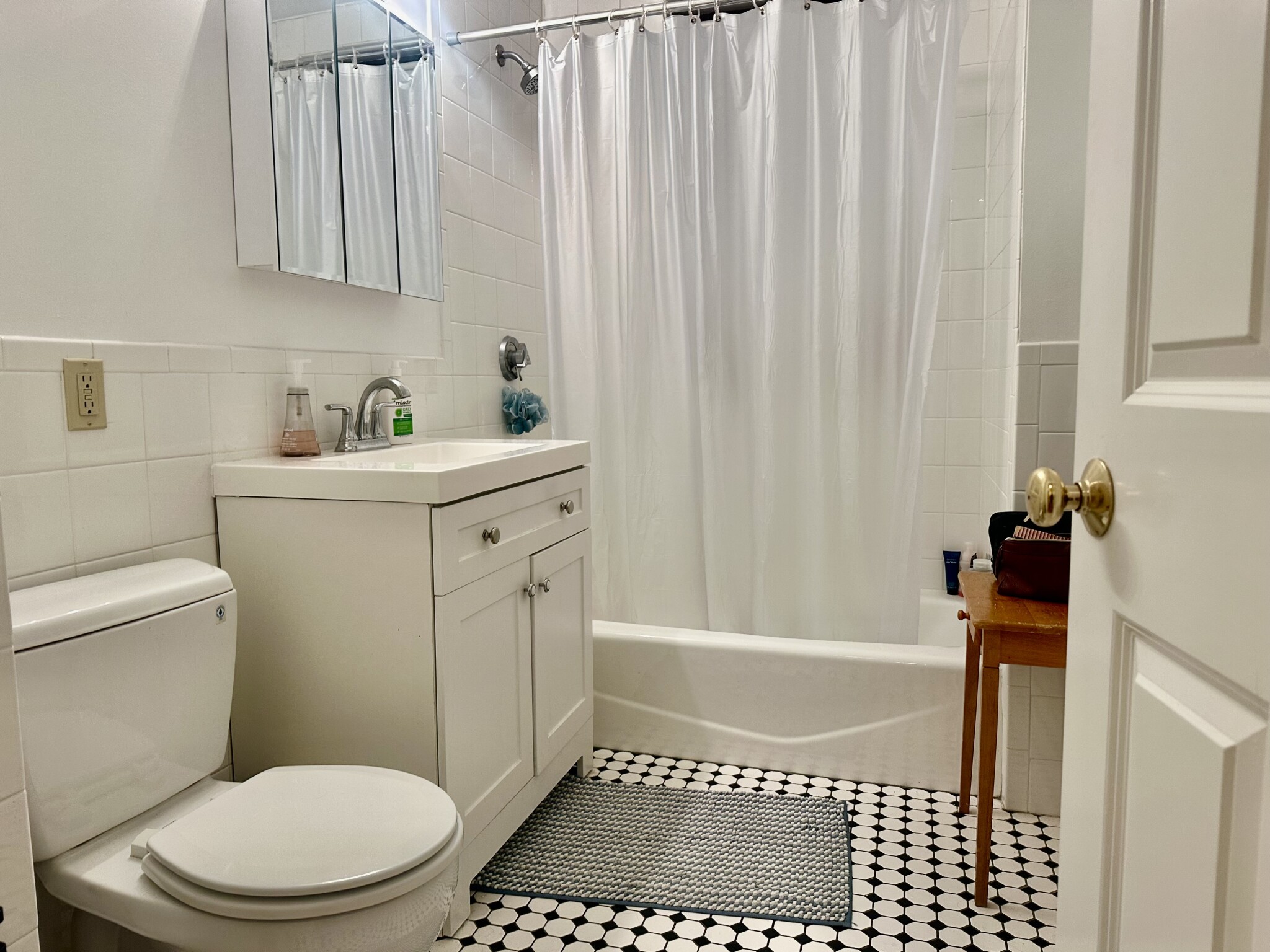 4 Park Vale Ave, Allston