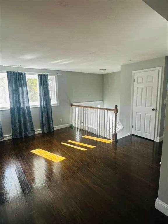 63 Mcgarvey Rd, Stoughton