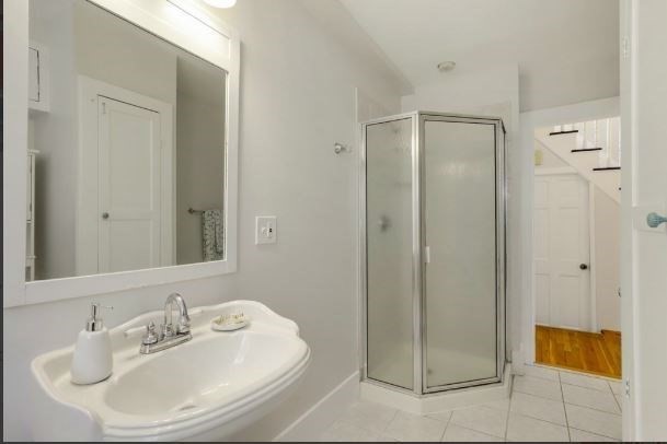 20 Lake St, Ward Two