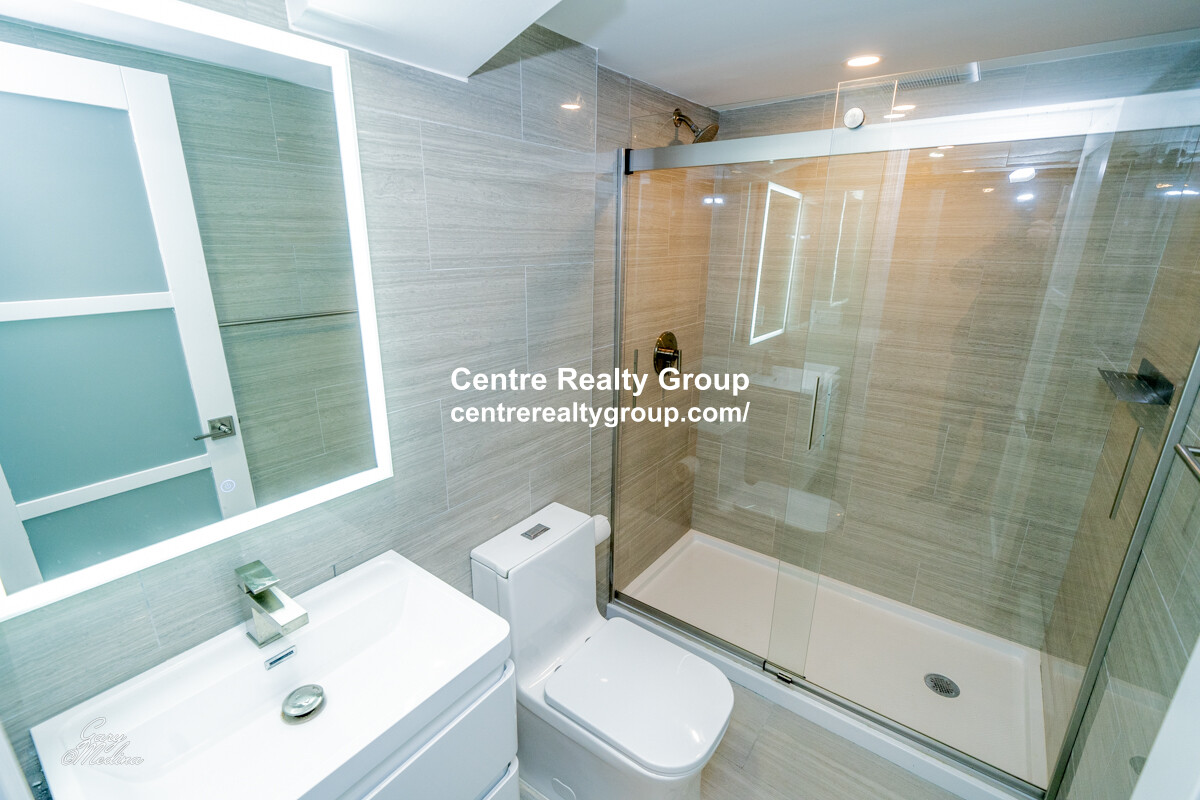 1546 Washington St, West Newton